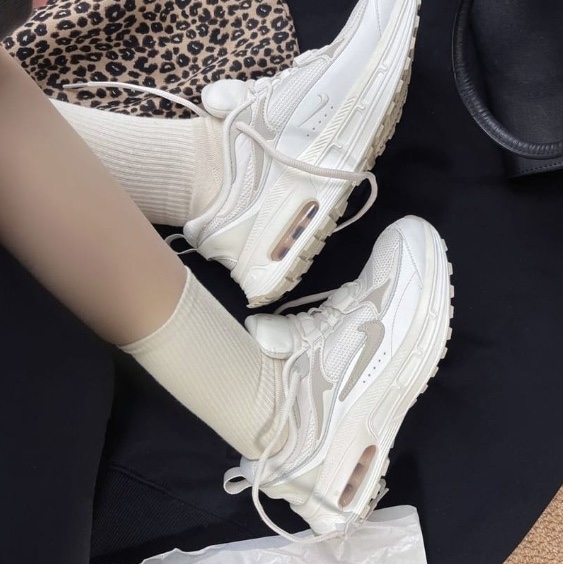 (W) Nike Air Max Bliss Phantom Summit White 착용 스타일