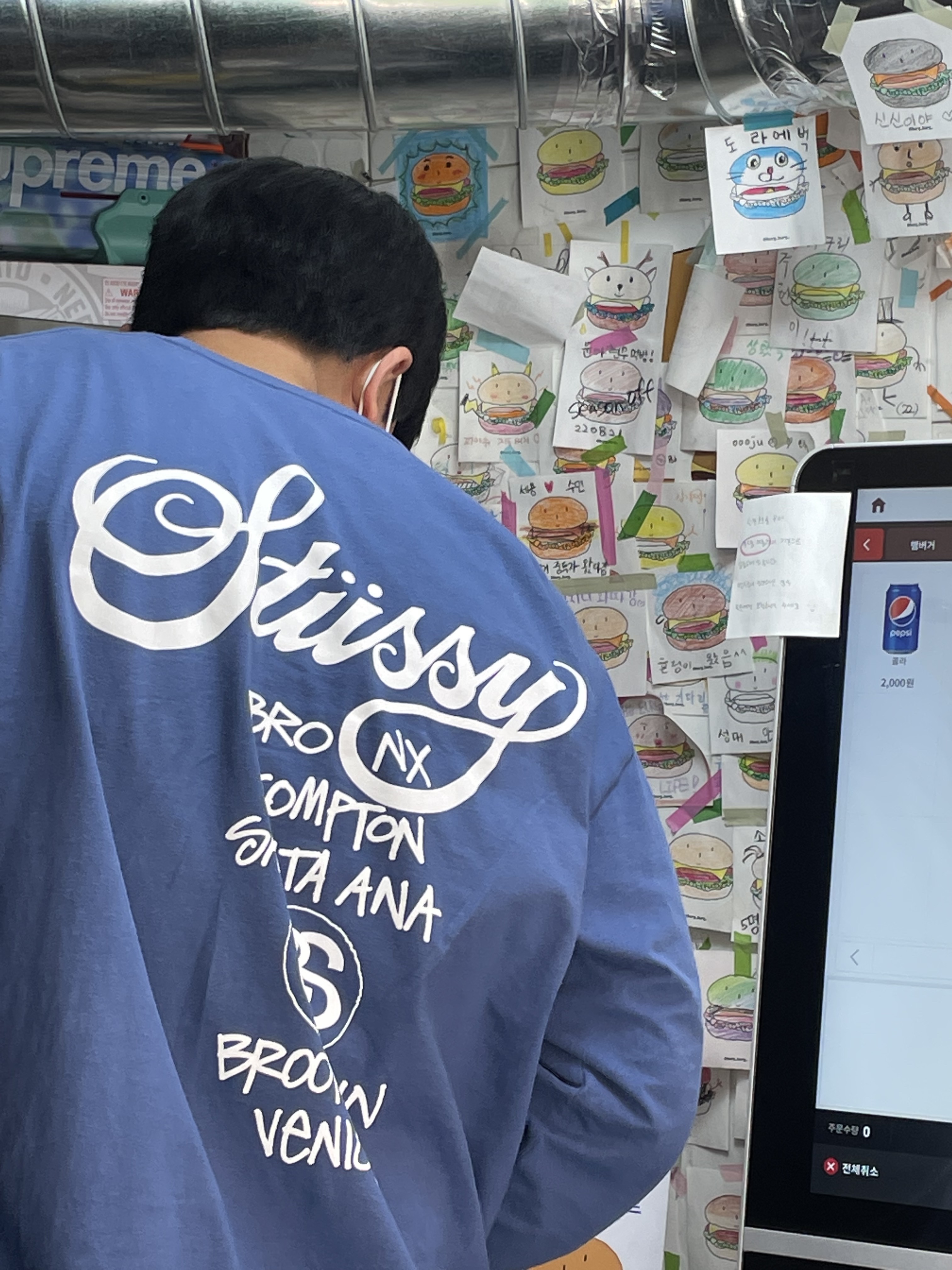 Stussy World Tour LS T-Shirt Midnight 착용 스타일