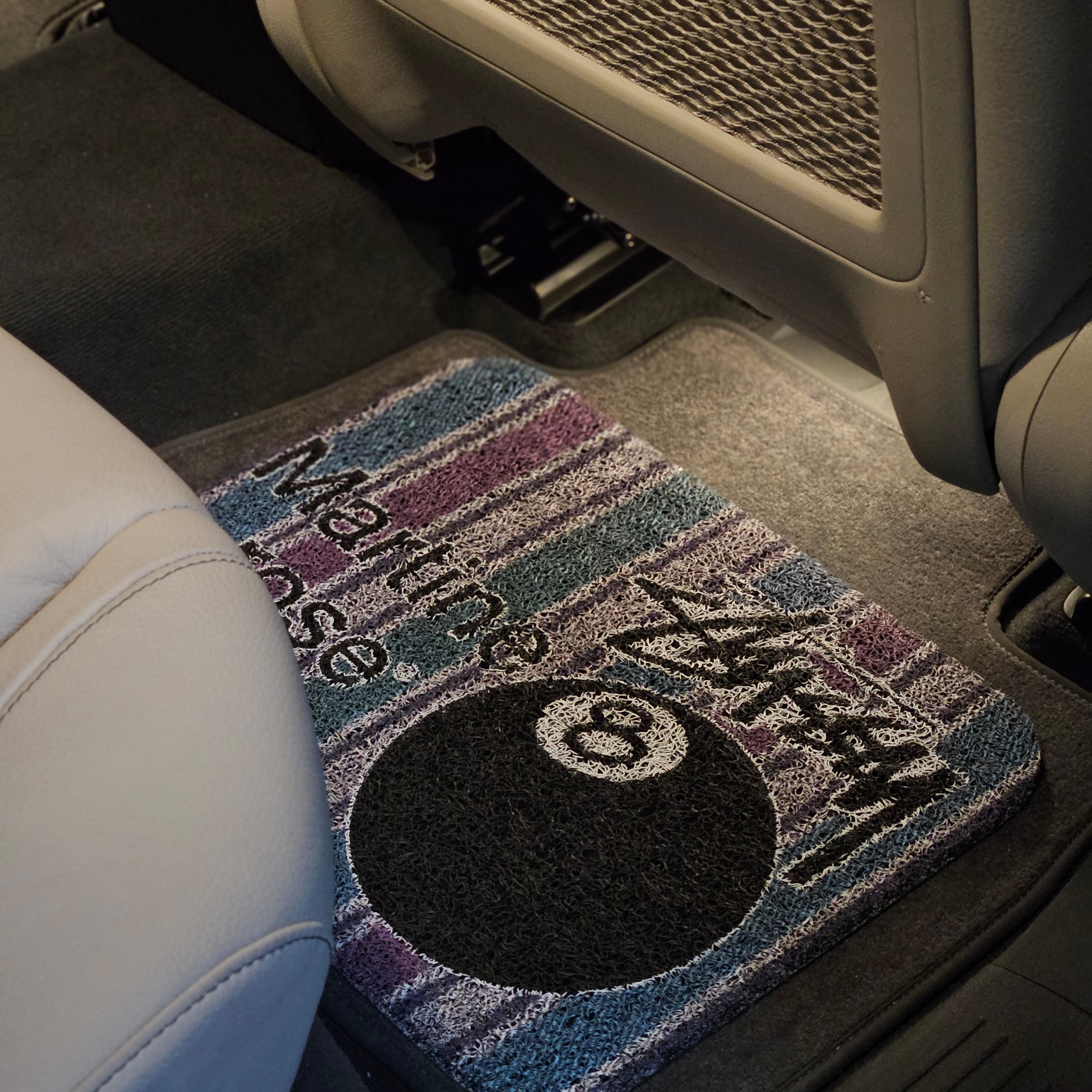 Stussy x Martine Rose Car Mat Set 착용 스타일 - 2