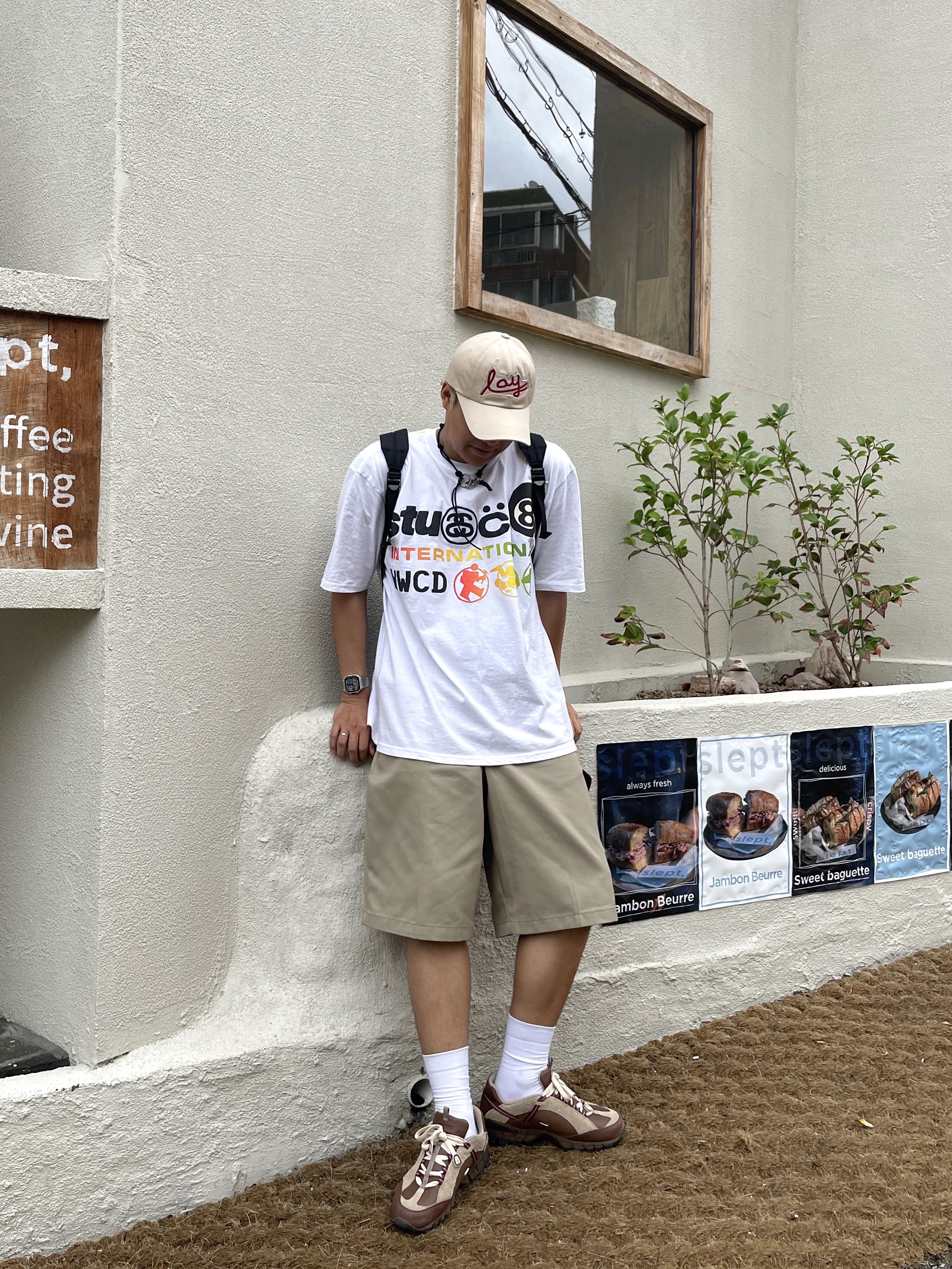 Stussy x Cactus Plant Flea Market International T-Shirt White, Nike x Jacquemus Air Humara LX Ale Brown and Gold 착용 스타일 - 4