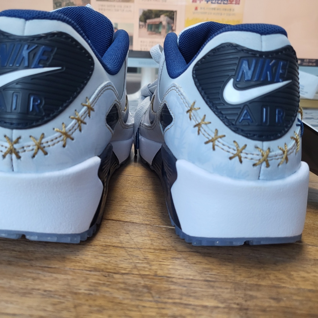 Nike Air Max 90 G NRG Pure Platinum Dark Obsidian 착용 스타일 - 1