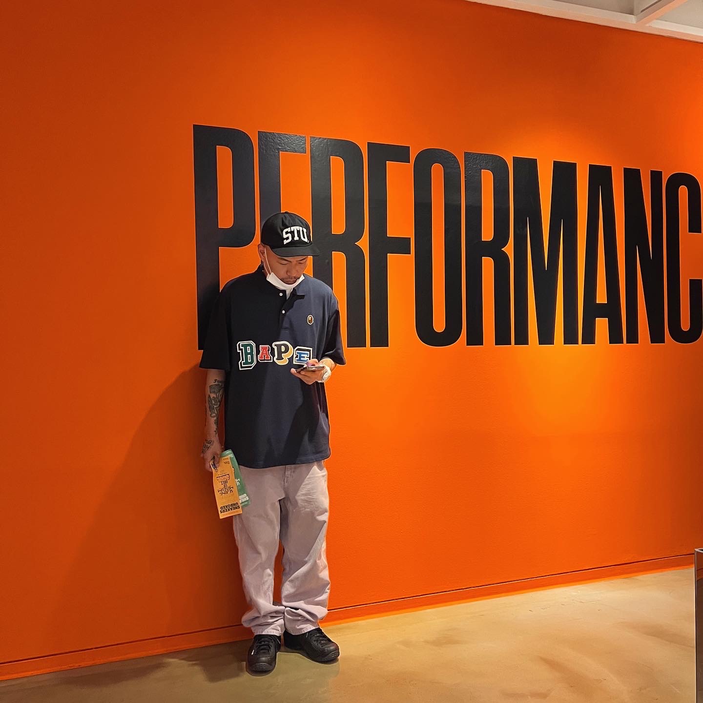 Nike x Comme des Garcons Homme Plus Air Foamposite One Black, Stussy Stu Arch Strapback Cap Black 착용 스타일 - 3