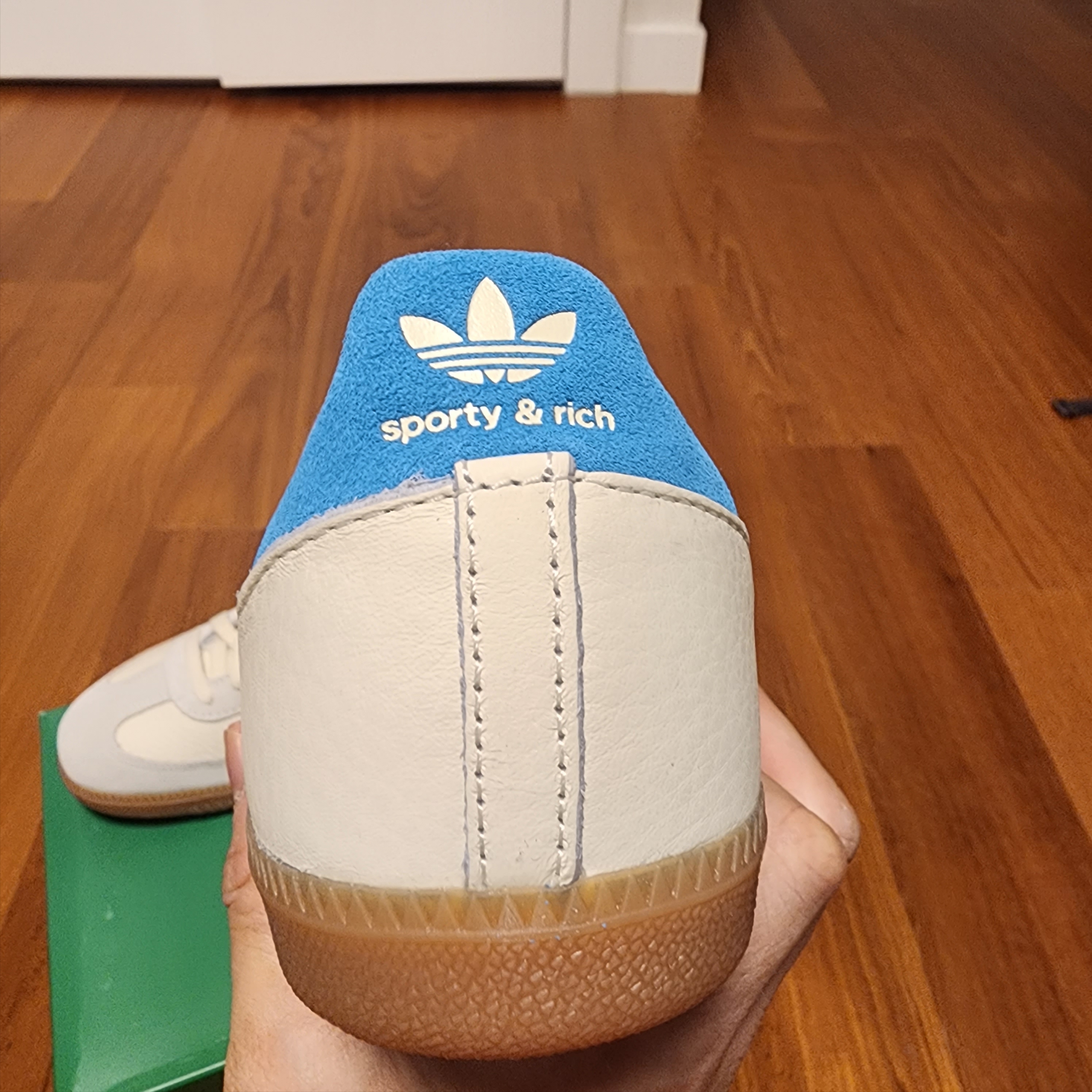 Adidas x Sporty & Rich Samba Cream Blue 착용 스타일 - 3