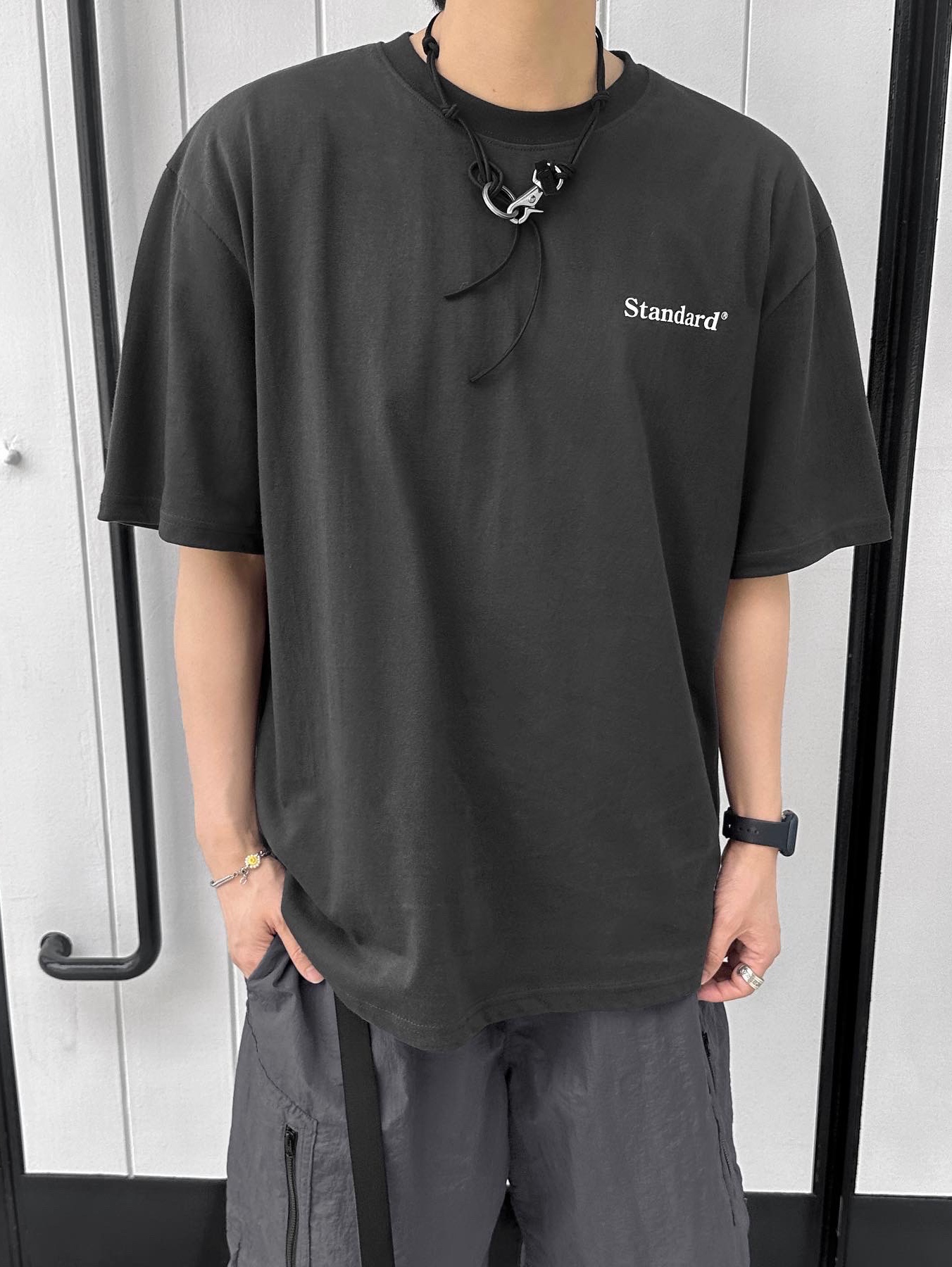 Our Legacy Ladon Leather Keychain Black, Nike Air More Uptempo Slide Black White 착용 스타일 - 4