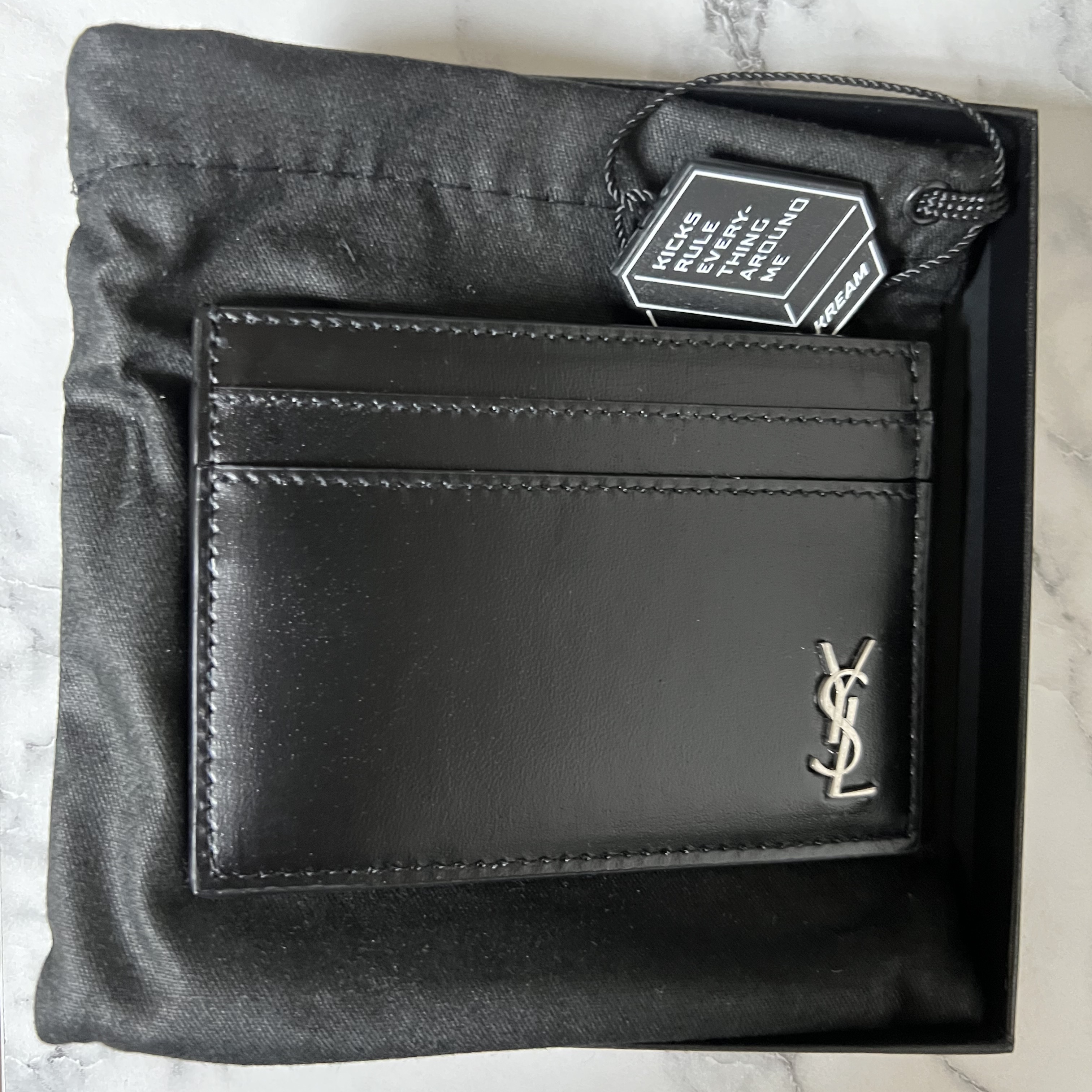 Saint Laurent Tiny Silver Monogram Card Case in Matte Leather Black 착용 스타일