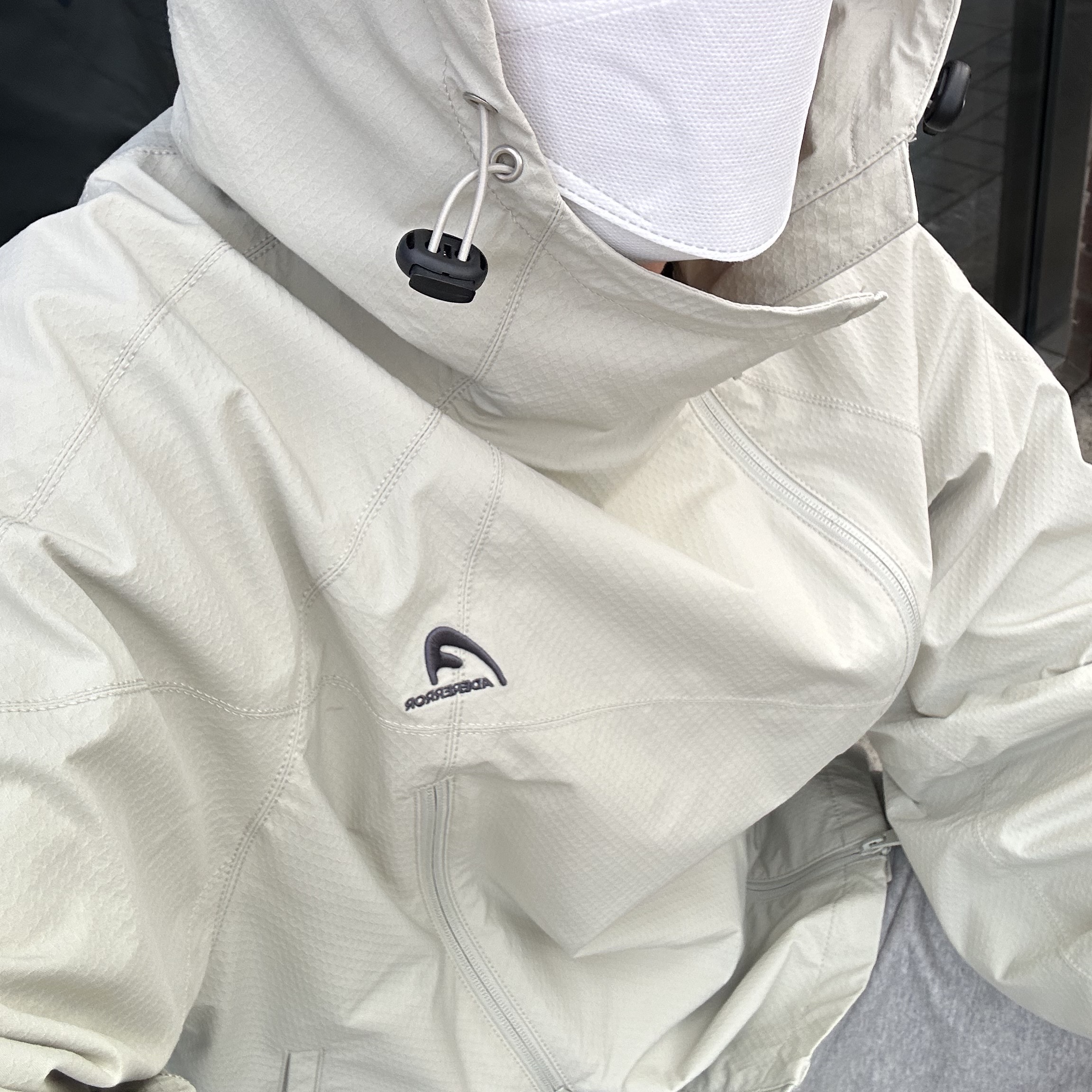 Ader Error Plue Windbreaker Beige 착용 스타일