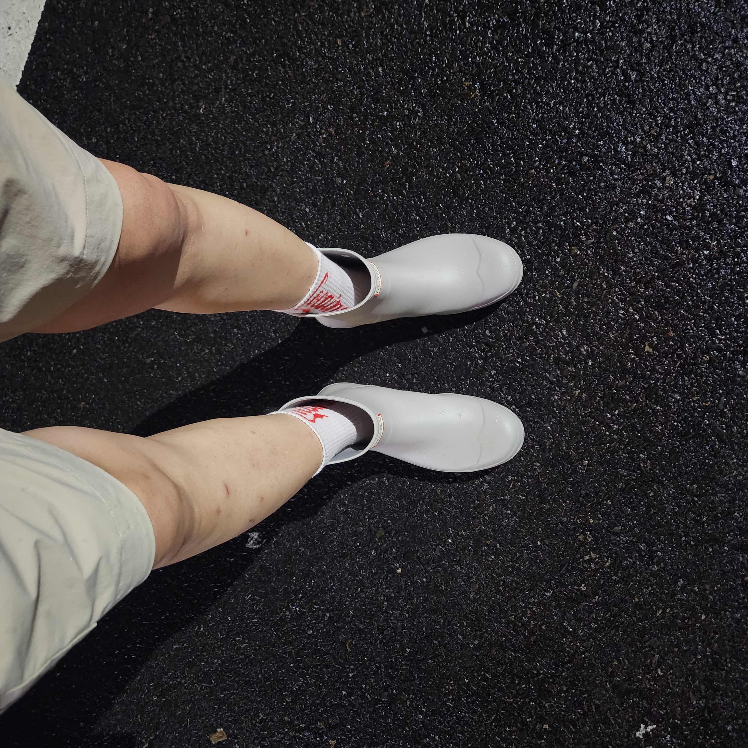 Hunter Play Short Wellington Boots Zinc Grey 착용 스타일