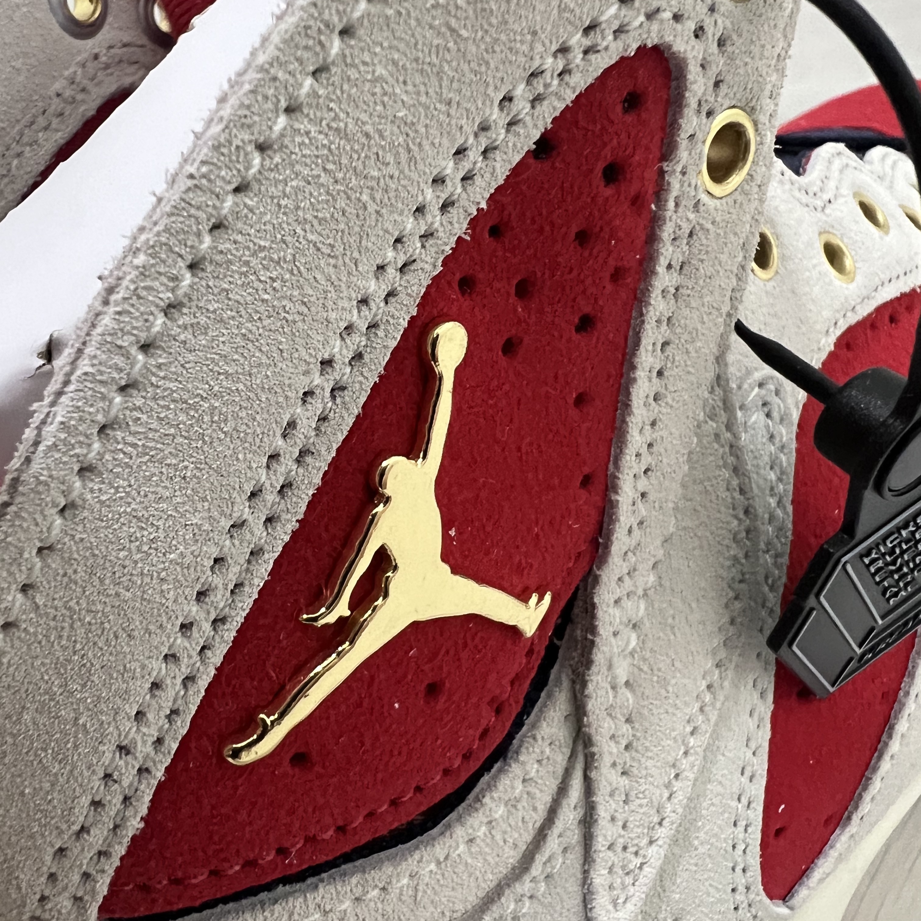 Jordan 7 x Trophy Room Retro SP True Red and Obsidian 착용 스타일 - 5