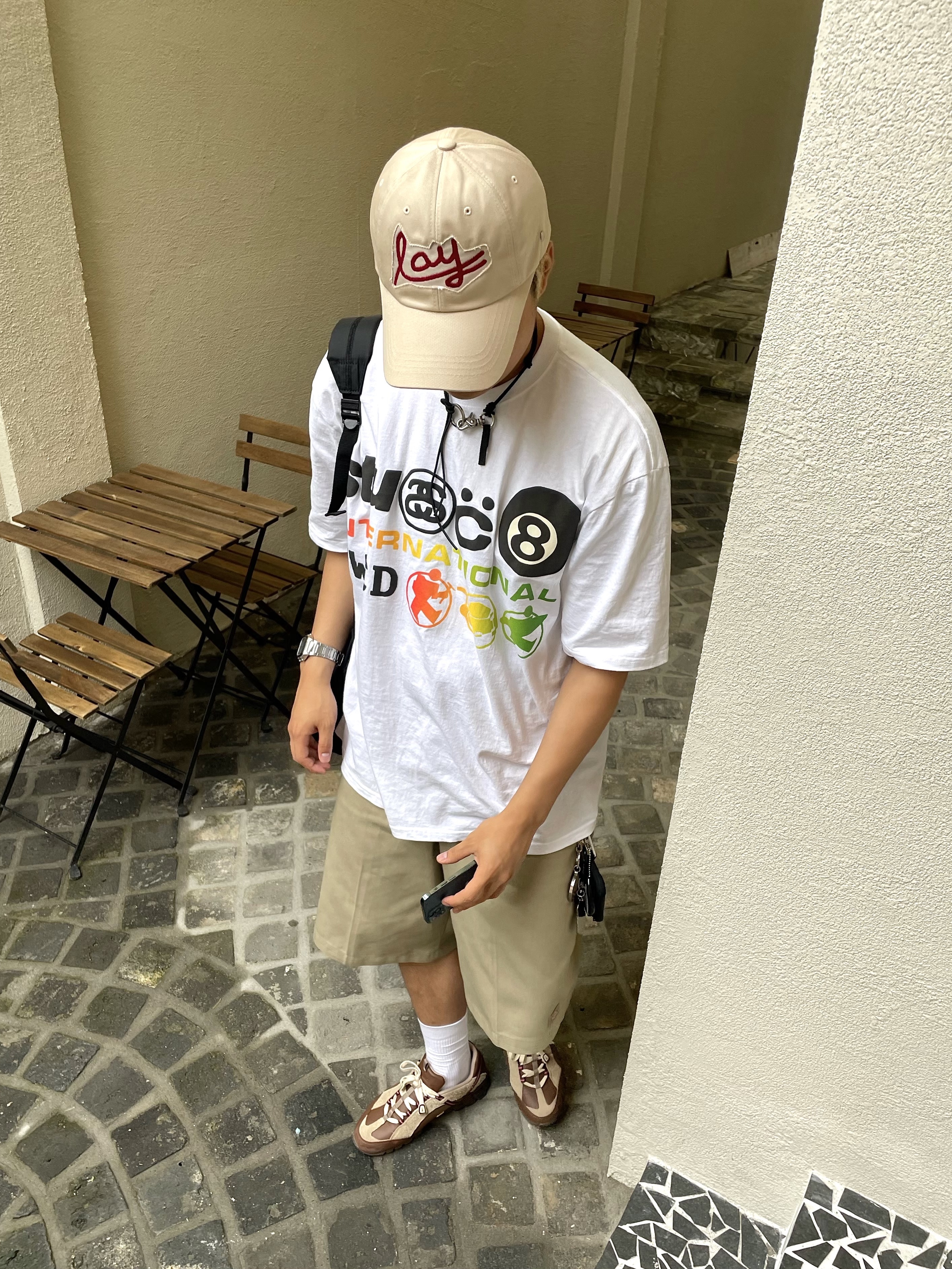 Stussy x Cactus Plant Flea Market International T-Shirt White, Nike x Jacquemus Air Humara LX Ale Brown and Gold 착용 스타일 - 2