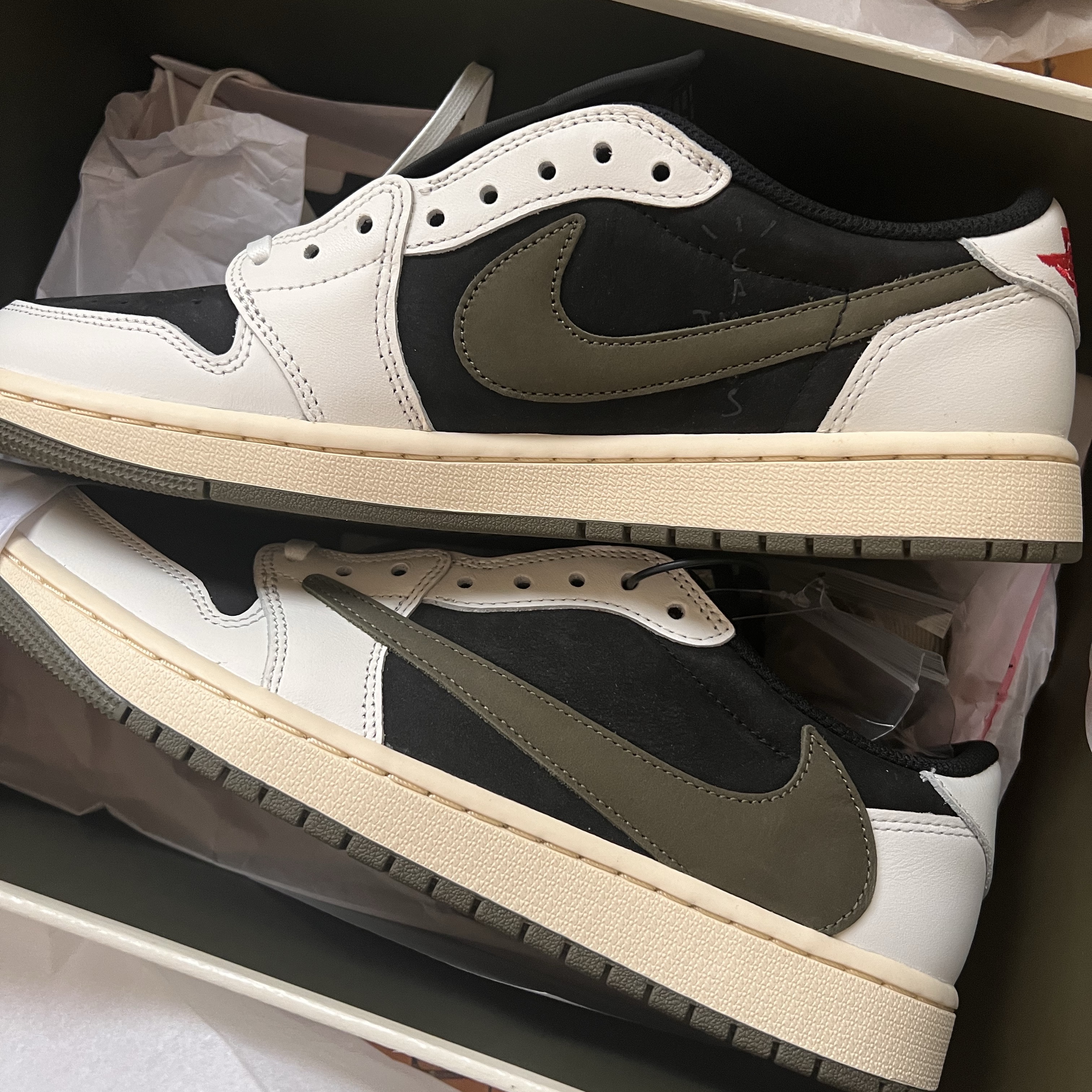 (W) Jordan 1 x Travis Scott Retro Low OG SP Medium Olive 착용 스타일