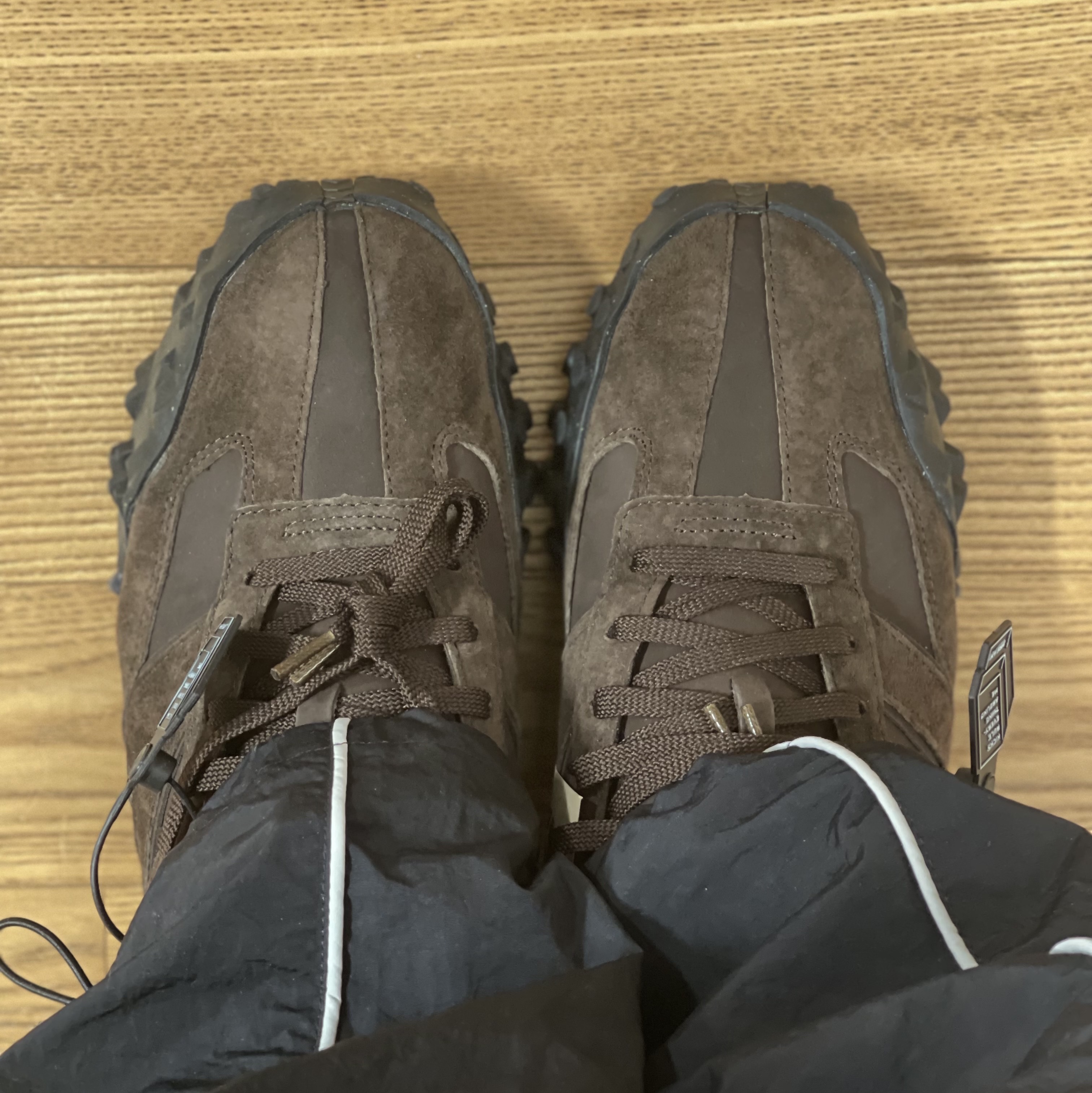 New Balance x Auralee XC-72 Brown 착용 스타일