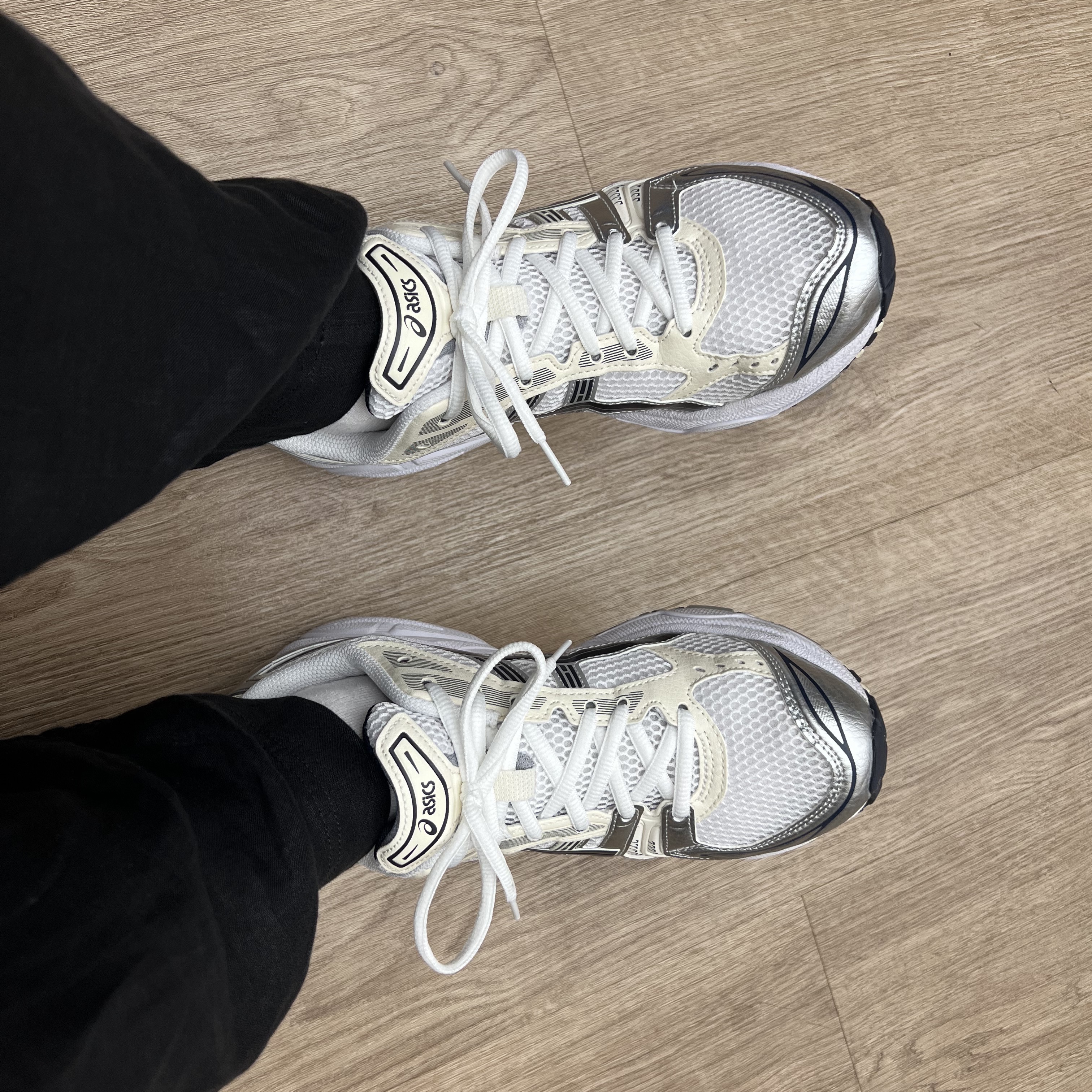(W) Asics Gel-Kayano 14 White Midnight 착용 스타일