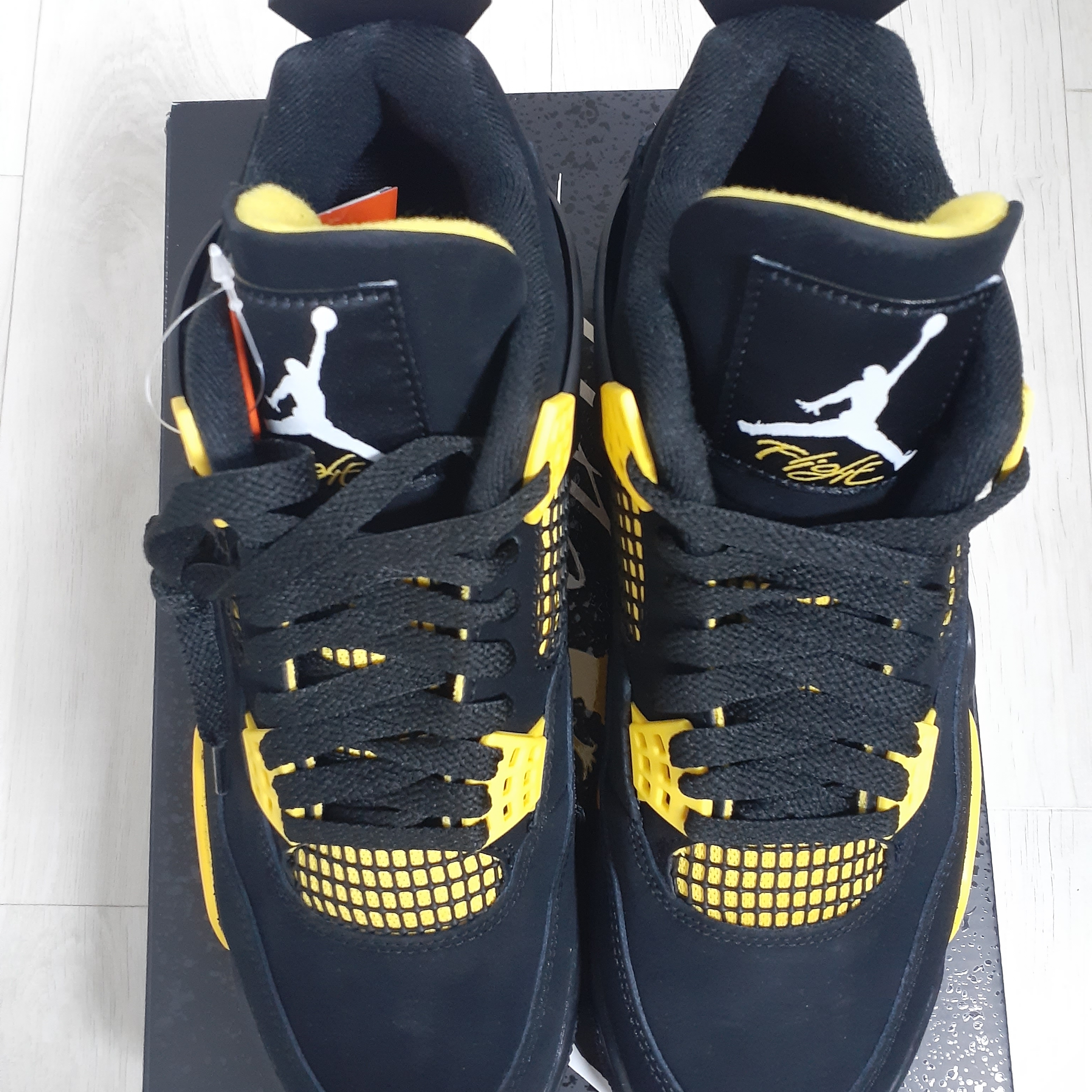Jordan 4 Retro Thunder 2023 착용 스타일