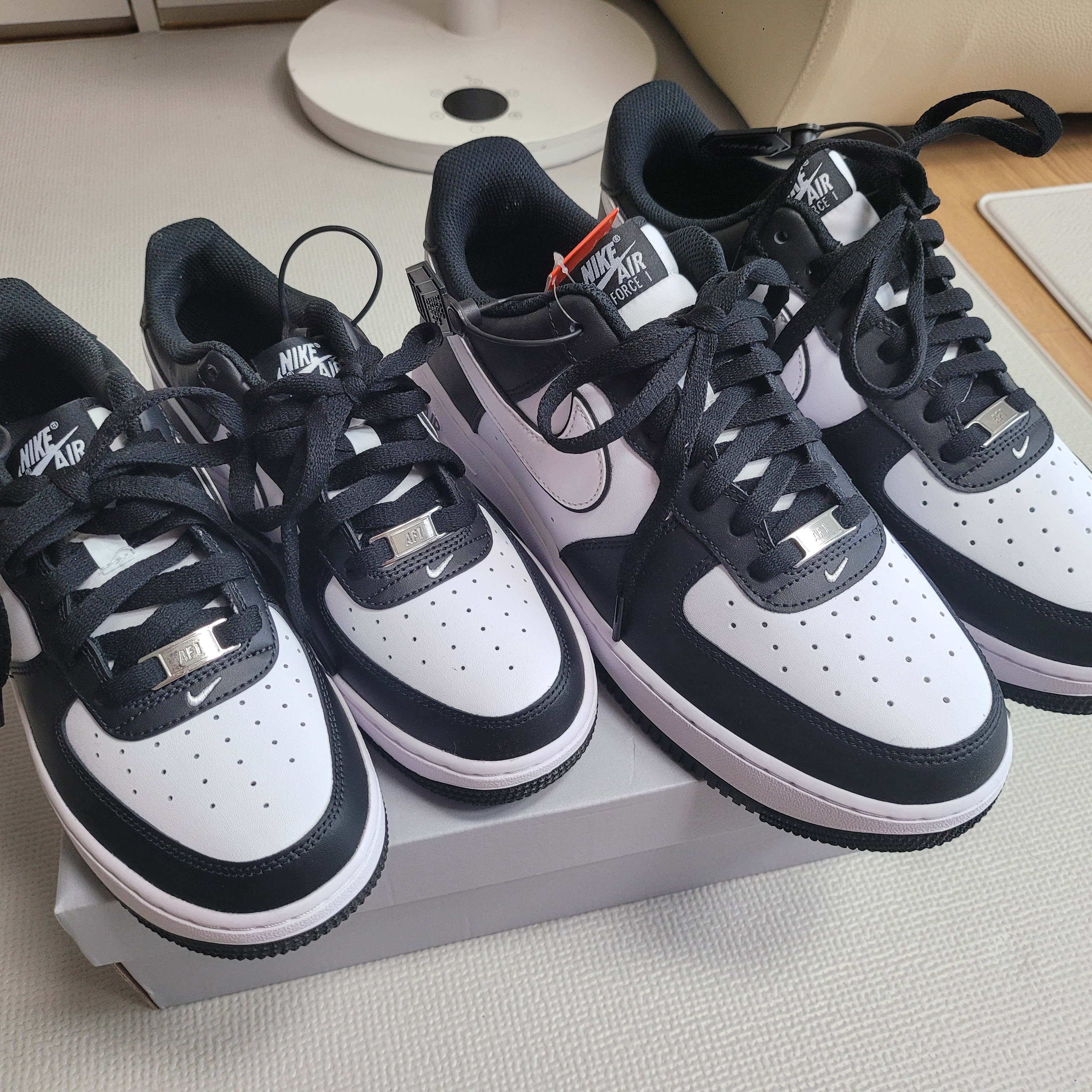 Nike Air Force 1 '07 Black White, (GS) Nike Air Force 1 LV8 2 Black White 착용 스타일