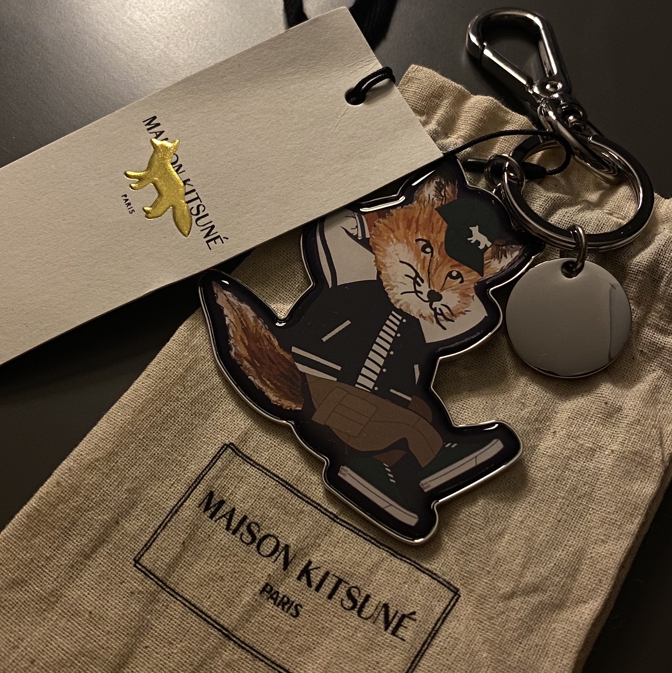 Maison Kitsune Dressed Fox Keyring Navy 착용 스타일