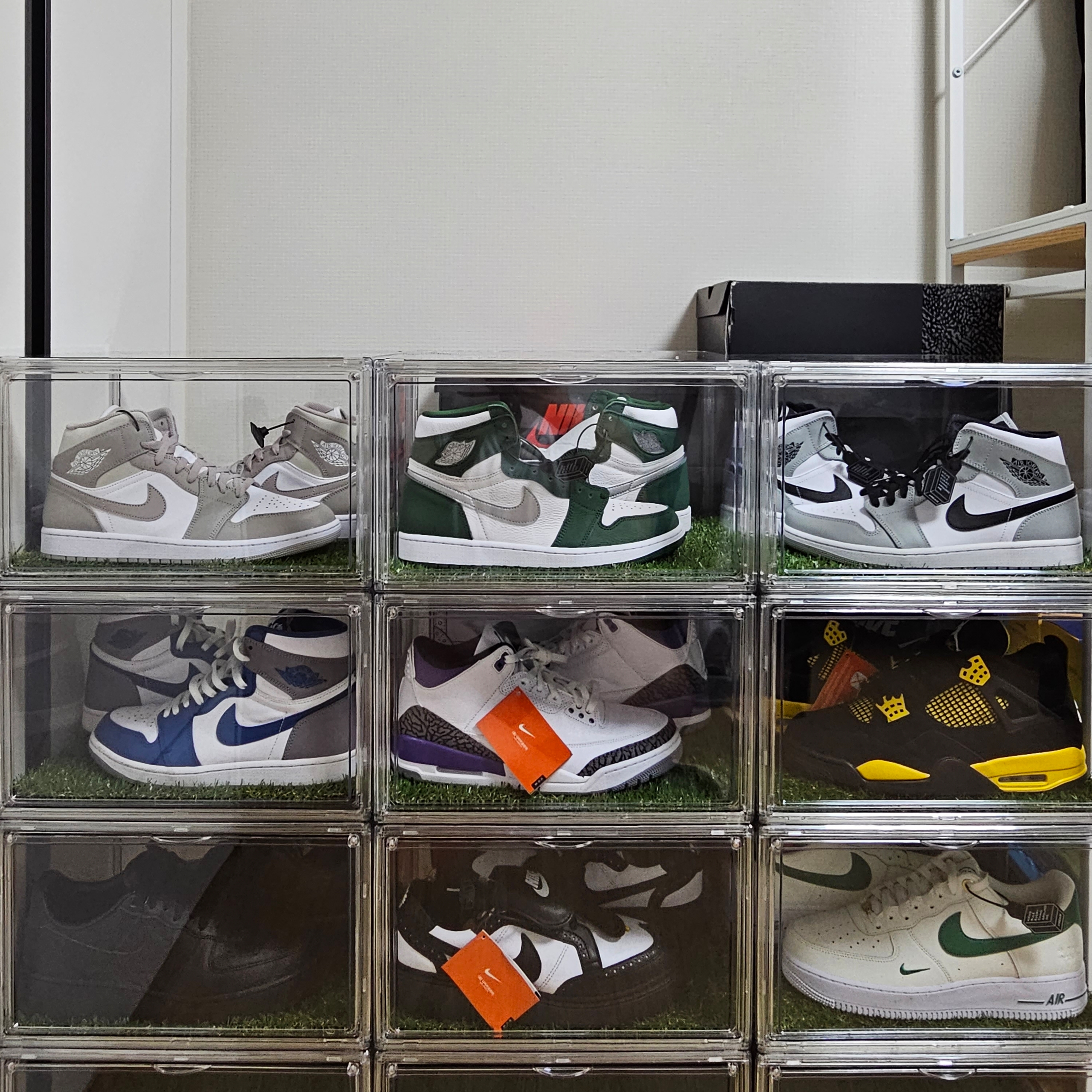 Jordan 1 Mid College Grey, Nike x Peaceminusone Kwondo1 Black and White 착용 스타일