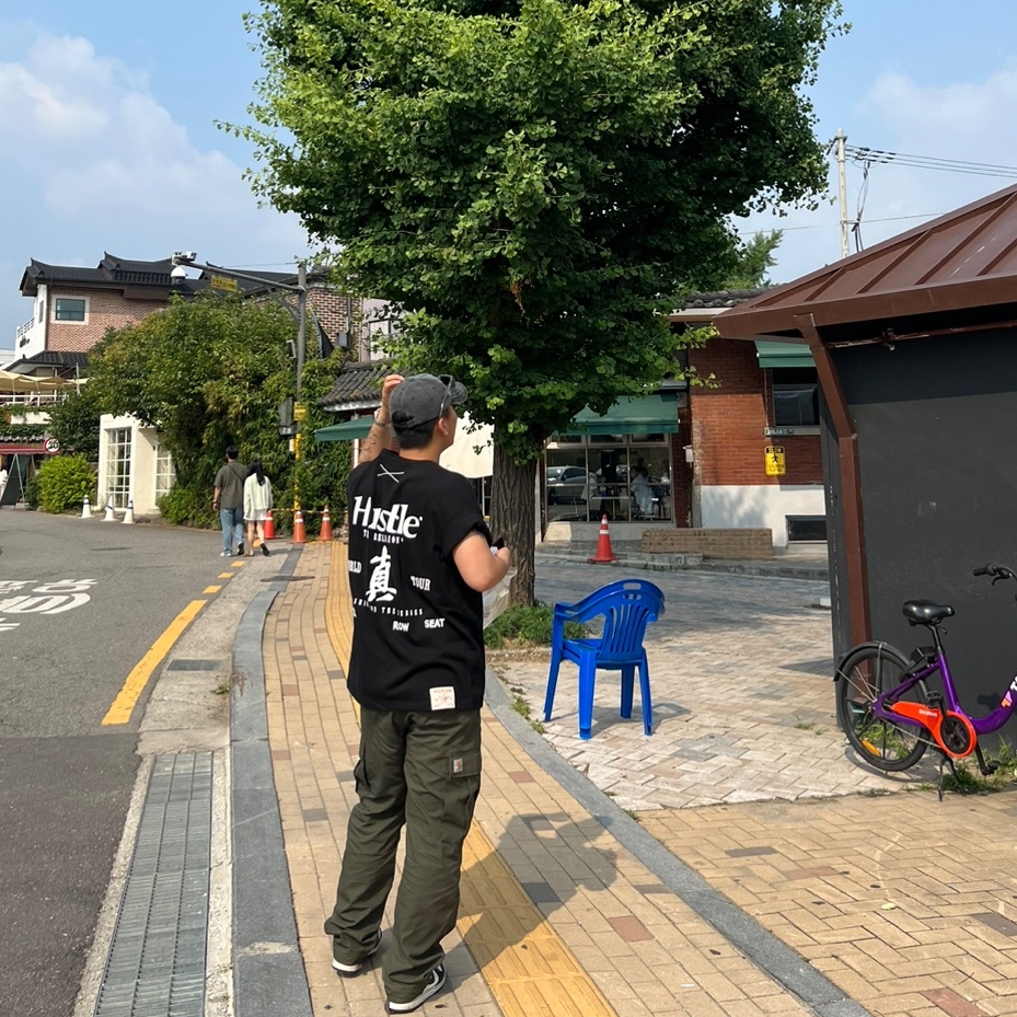 True Religion Hustle T-Shirt Black, Carhartt WIP Columbia Ripstop Regular Cargo Pant Cypress 착용 스타일 - 1