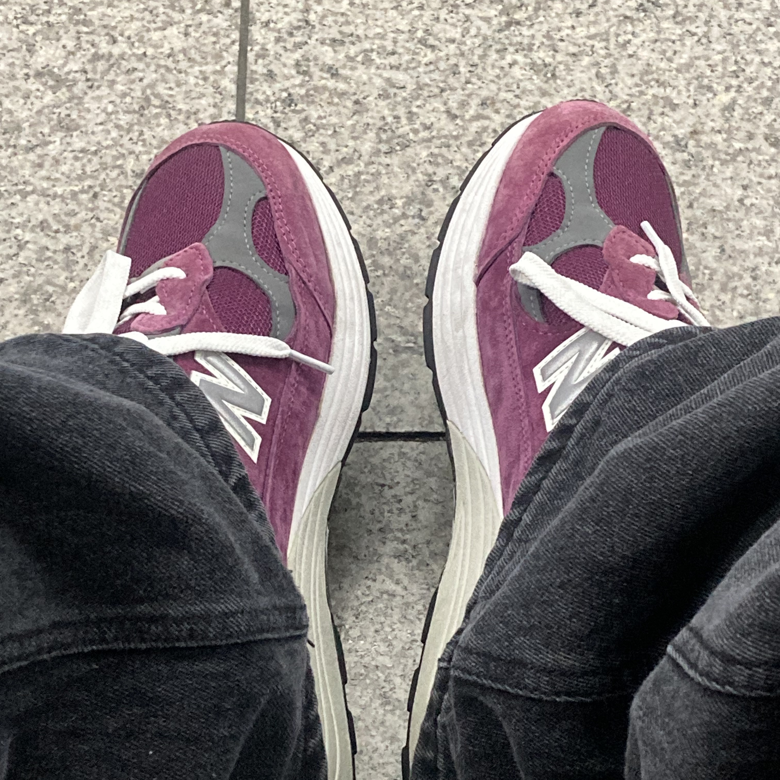 New Balance 992 Made in USA Maroon 착용 스타일