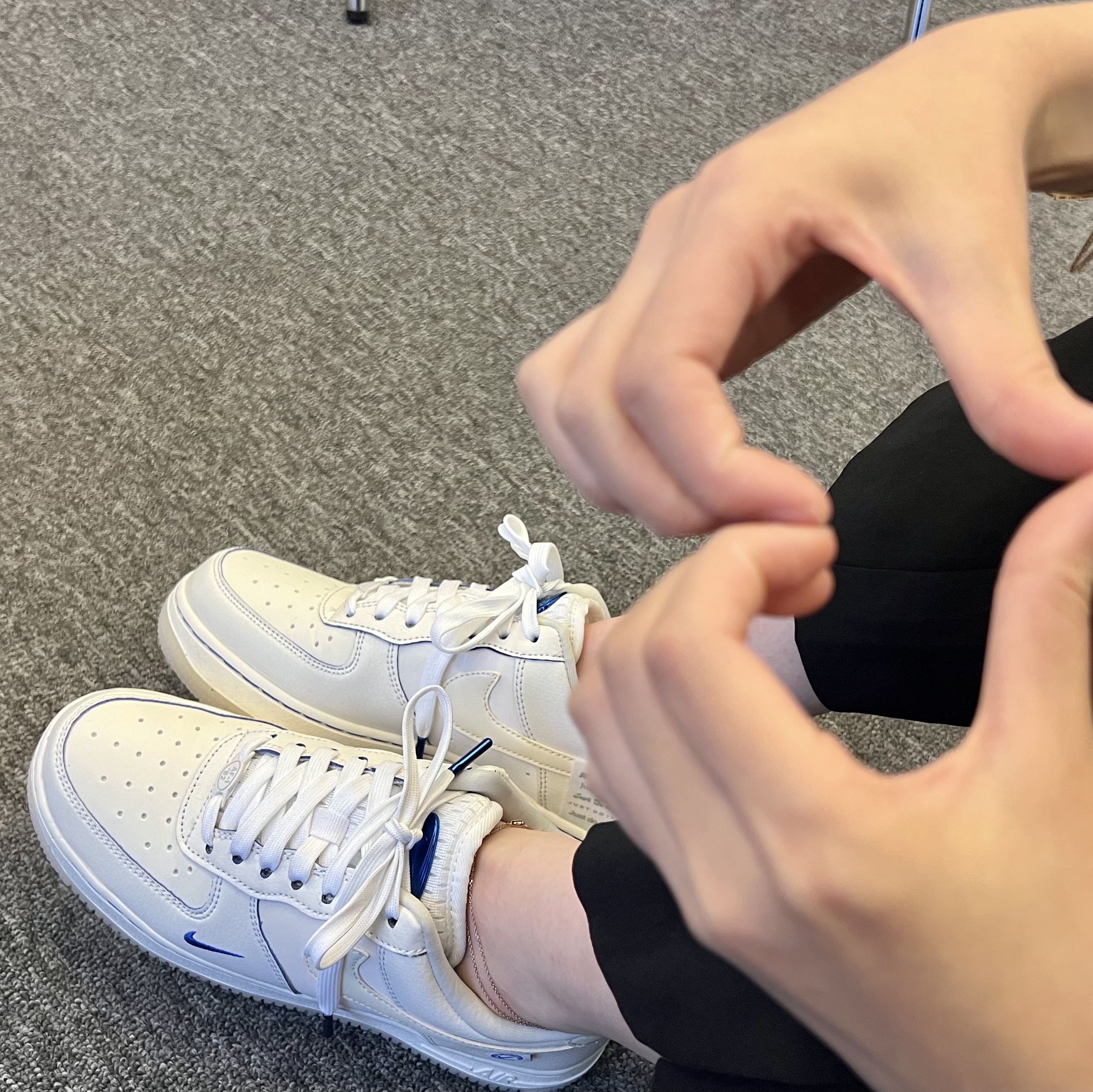 (W) Nike Air Force 1 '07 LX Game Royal Sail 착용 스타일