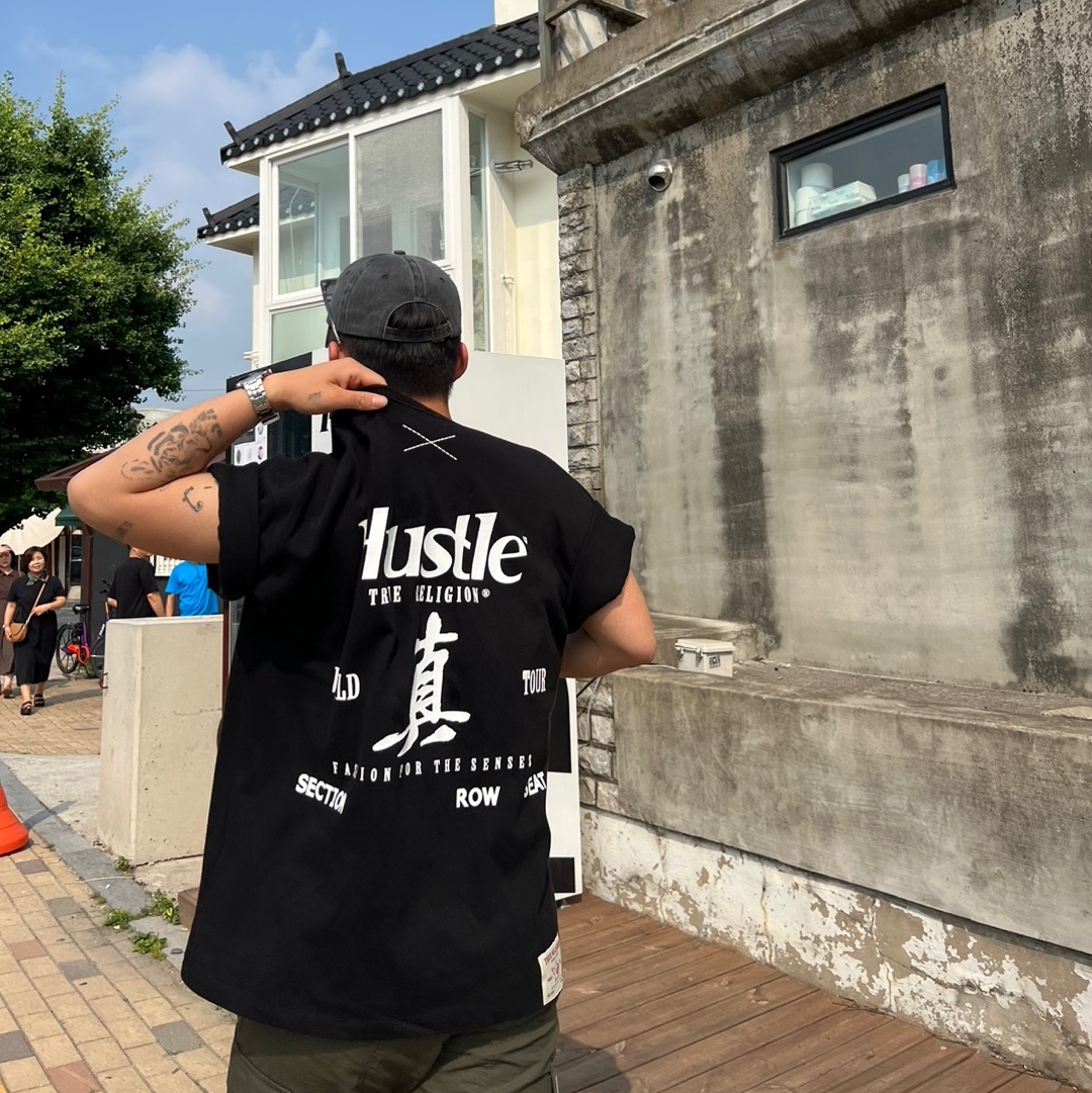 True Religion Hustle T-Shirt Black, Carhartt WIP Columbia Ripstop Regular Cargo Pant Cypress 착용 스타일 - 3