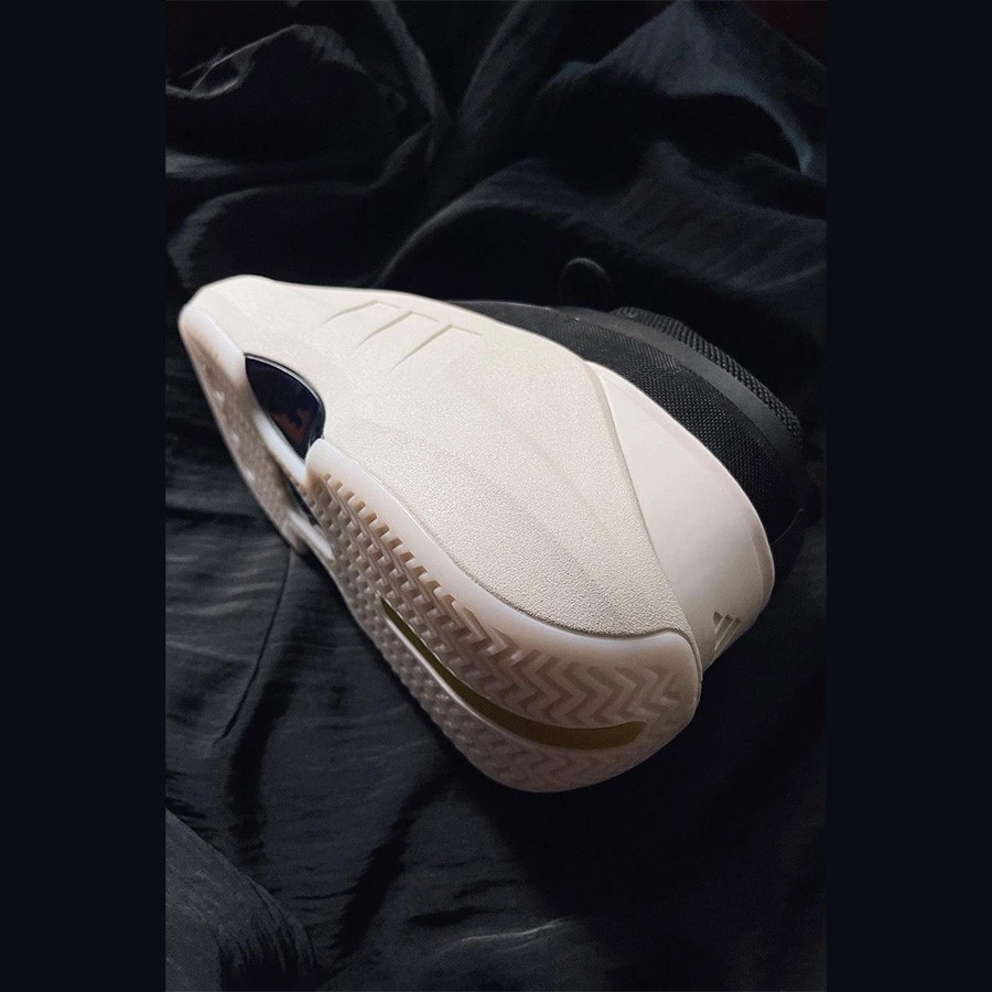 Adidas 98 x Crazy BYW Core Black, Adidas Crazy 97 White 착용 스타일 - 4