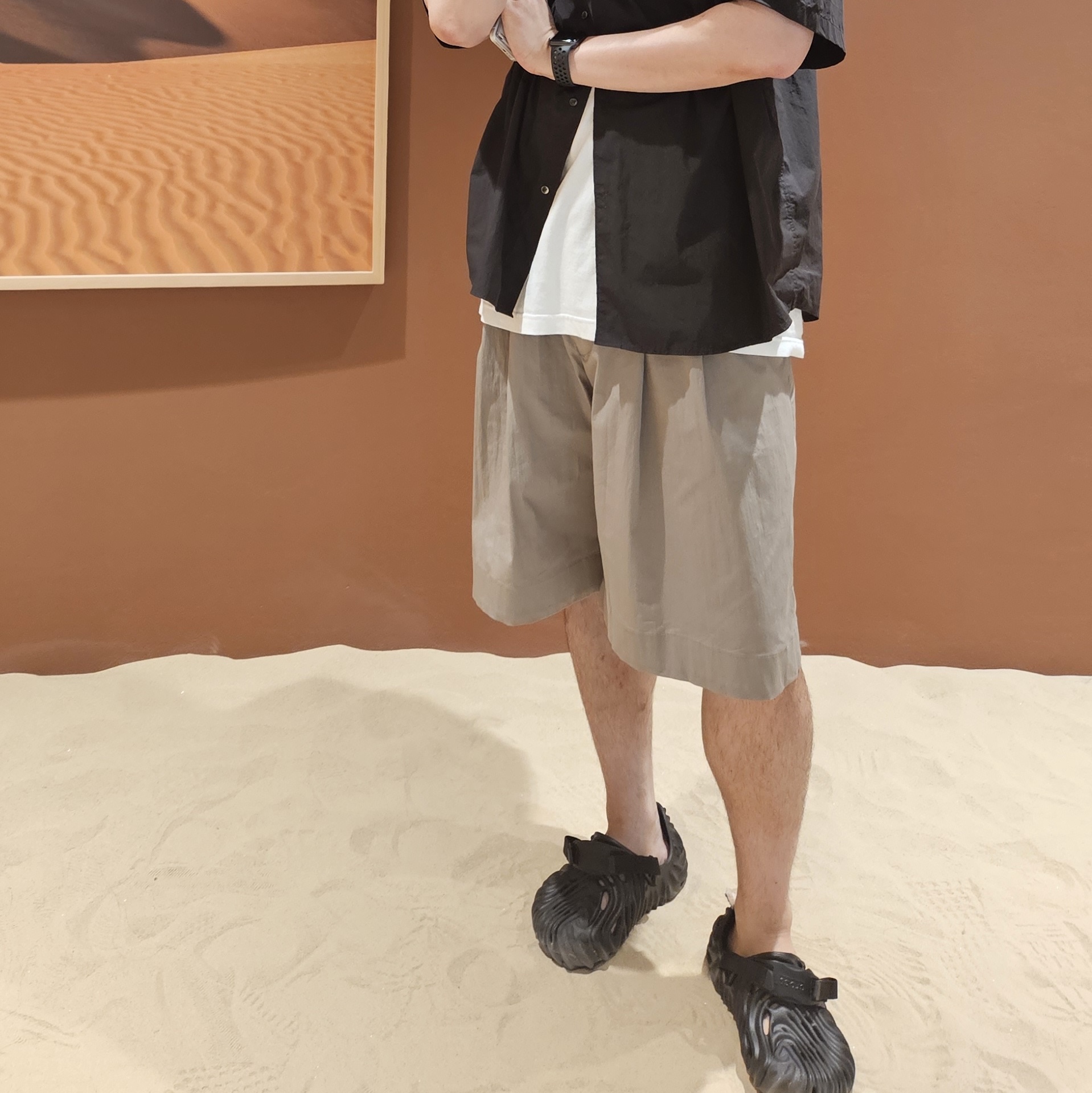 Crocs x Salehe Bembury Pollex Clog Sasquatch 착용 스타일
