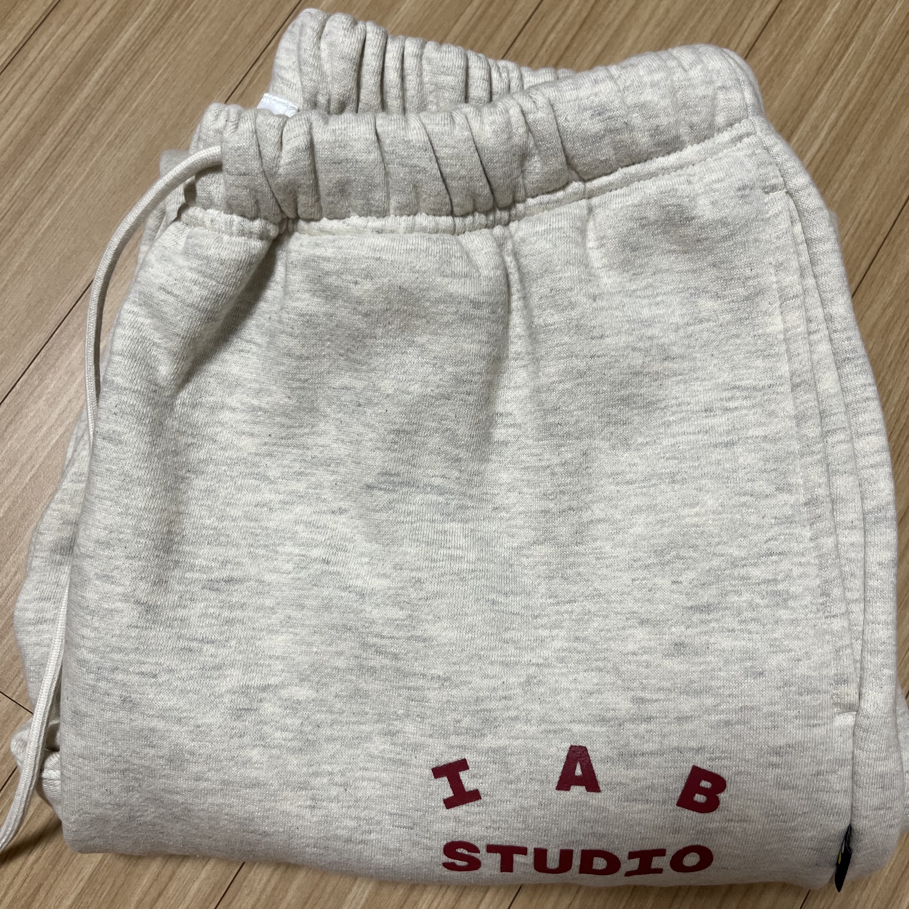 IAB Studio Sweatpants Oatmeal Burgundy - 23SS 착용 스타일