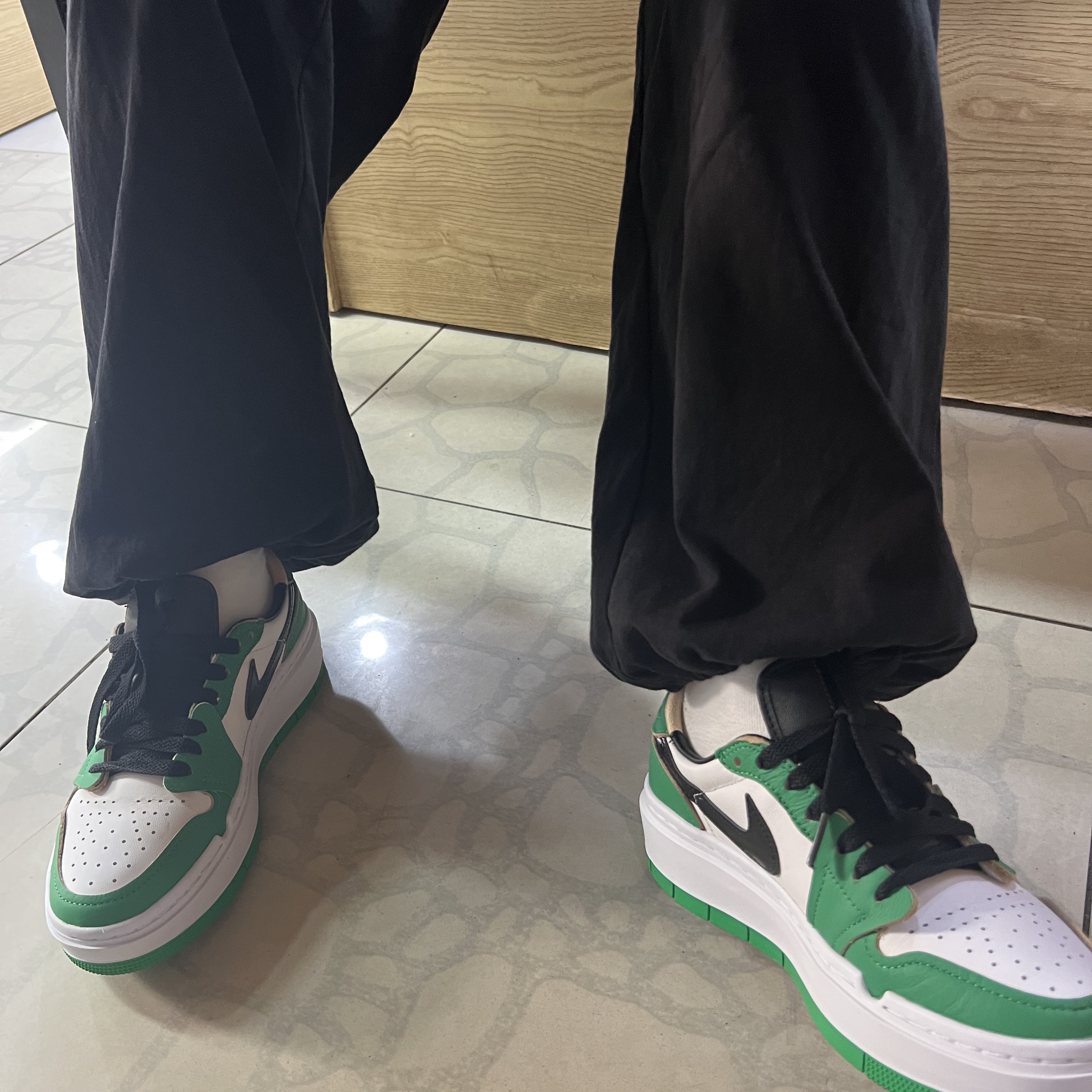(W) Jordan 1 Elevate Low SE Lucky Green 착용 스타일