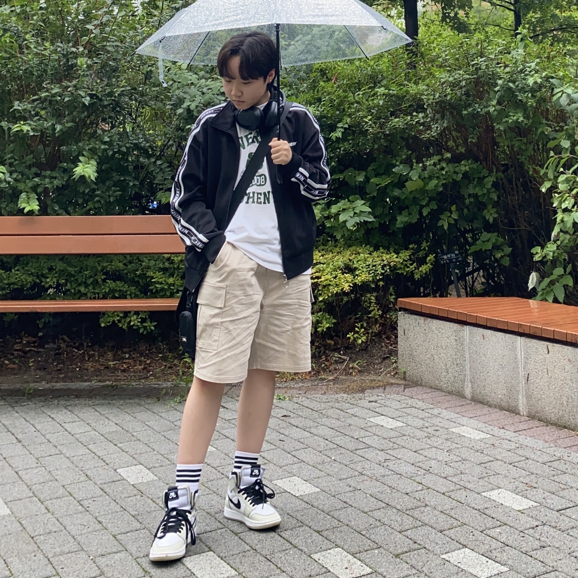 (W) Jordan 1 Zoom Air CMFT Light Bone 착용 스타일 - 1