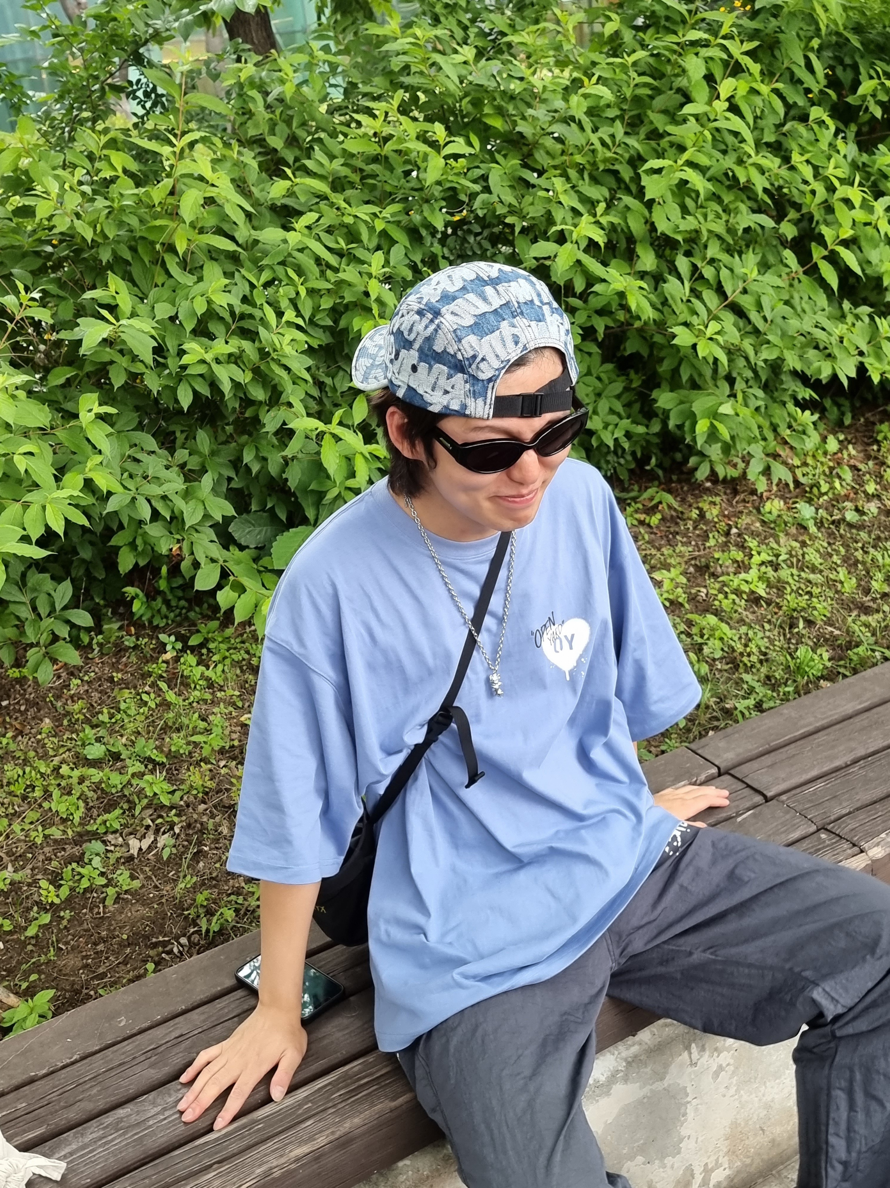 Supreme Fat Tip Jacquard Denim Camp Cap Blue - 22SS, Arc'teryx Quiver Bucket Bag Black 착용 스타일 - 2