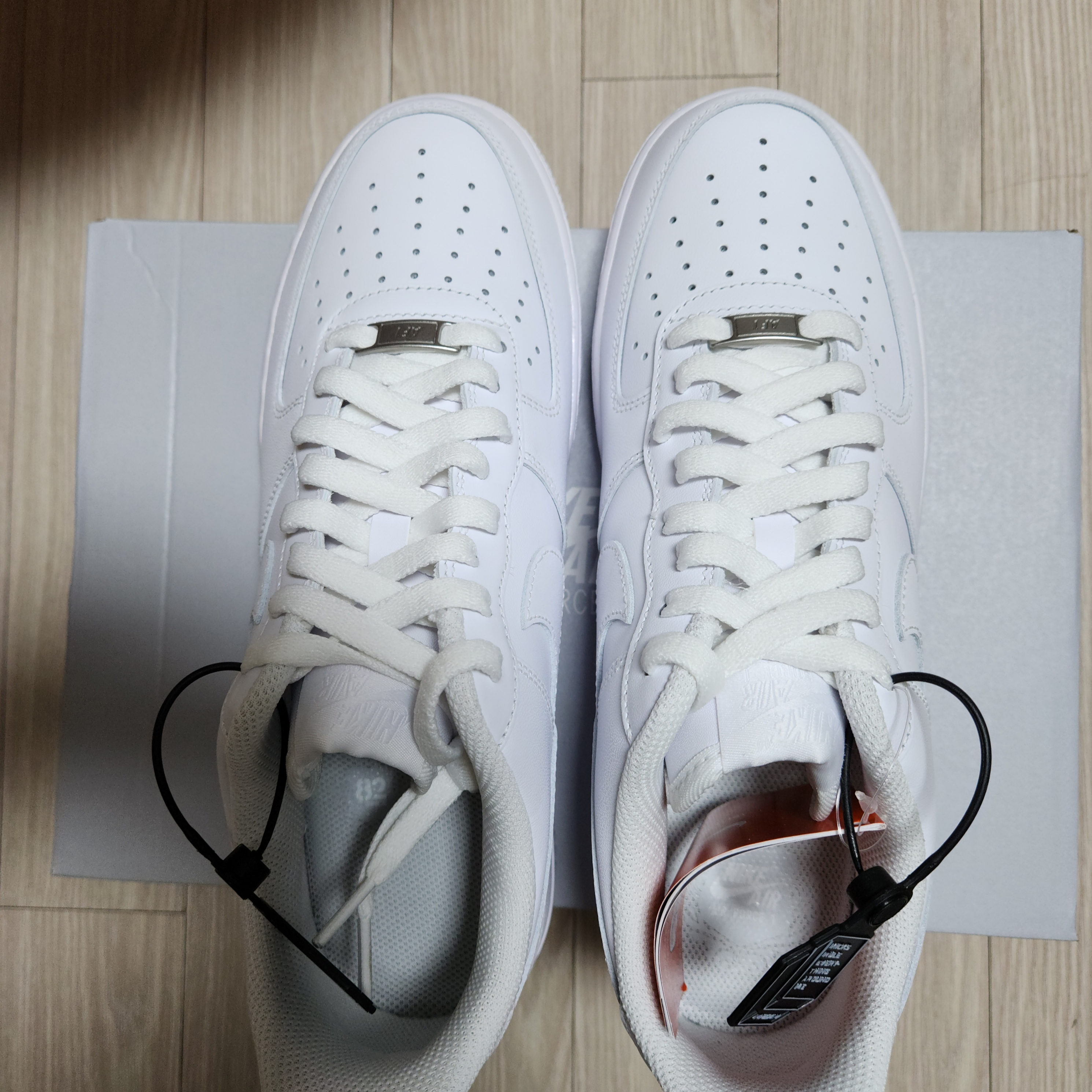 Nike Air Force 1 '07 Low White 착용 스타일