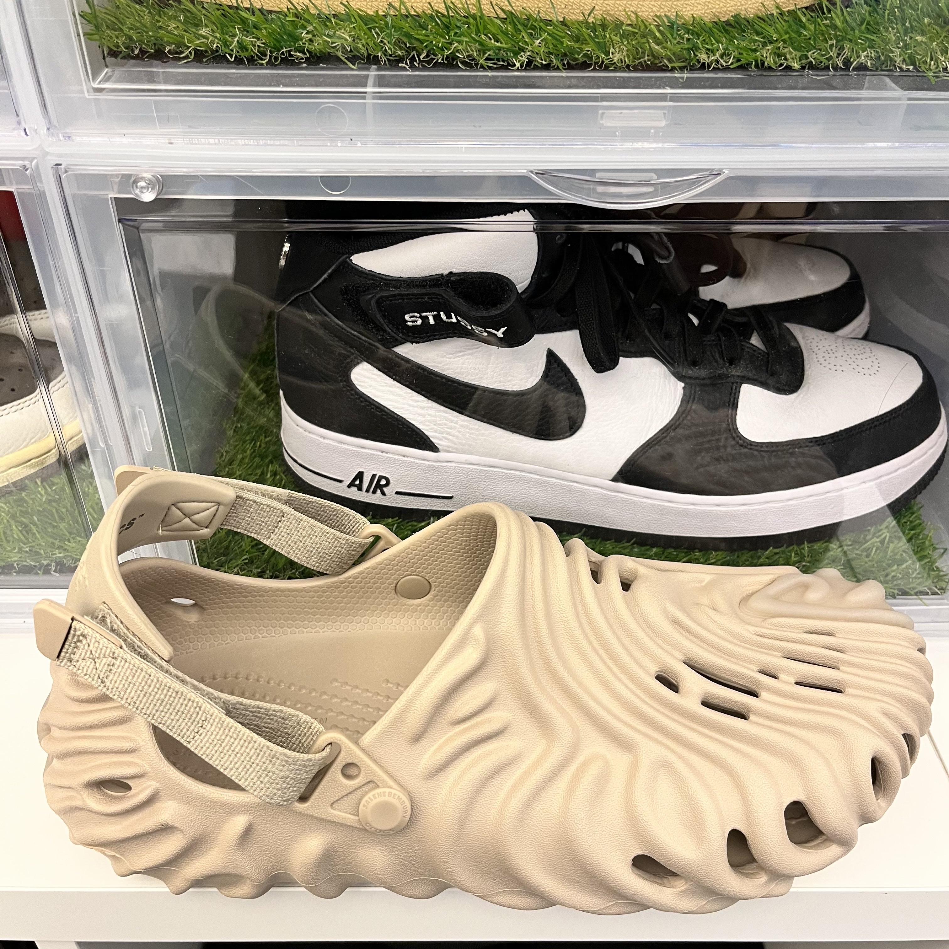 Crocs x Salehe Bembury Pollex Clog Horchata 착용 스타일 - 2
