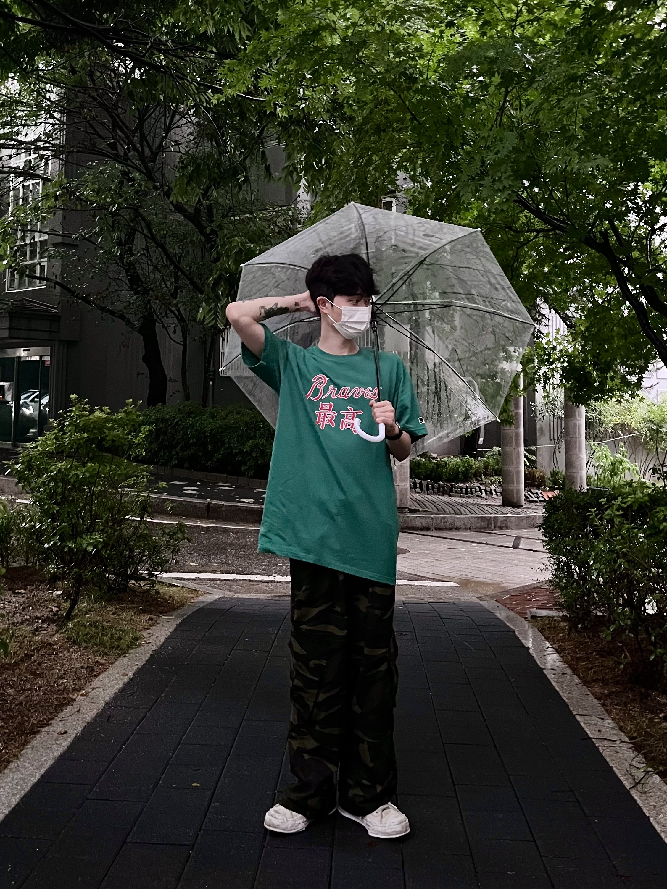 Supreme x MLB Kanji Teams T-Shirt Braves Light Pine - 22FW, Maison Mihara Yasuhiro Peterson OG Sole Canvas Low Sneakers White 착용 스타일 - 2