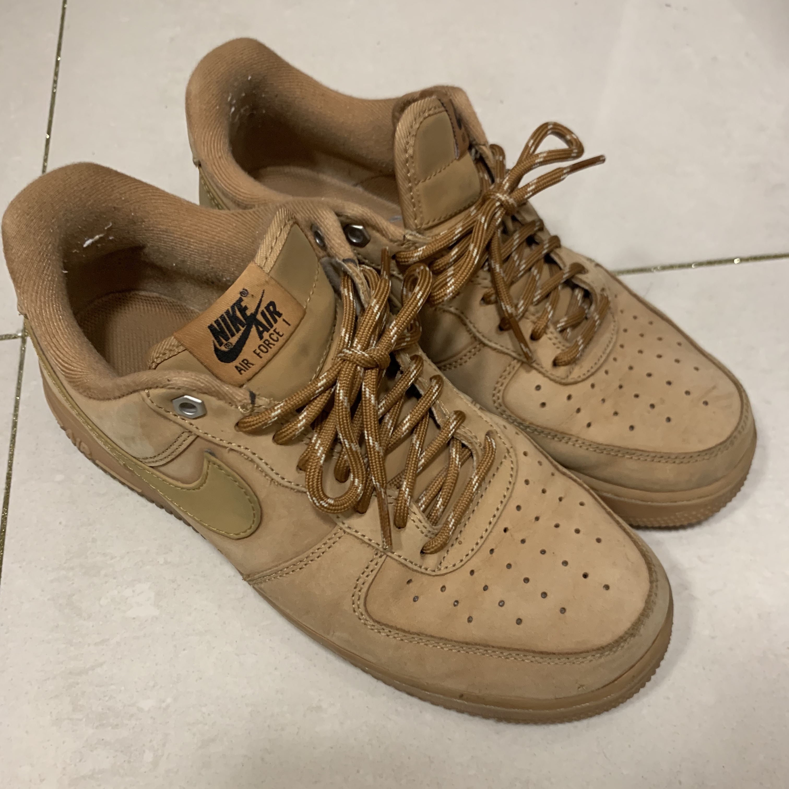 Nike Air Force 1 '07 WB Flax 착용 스타일