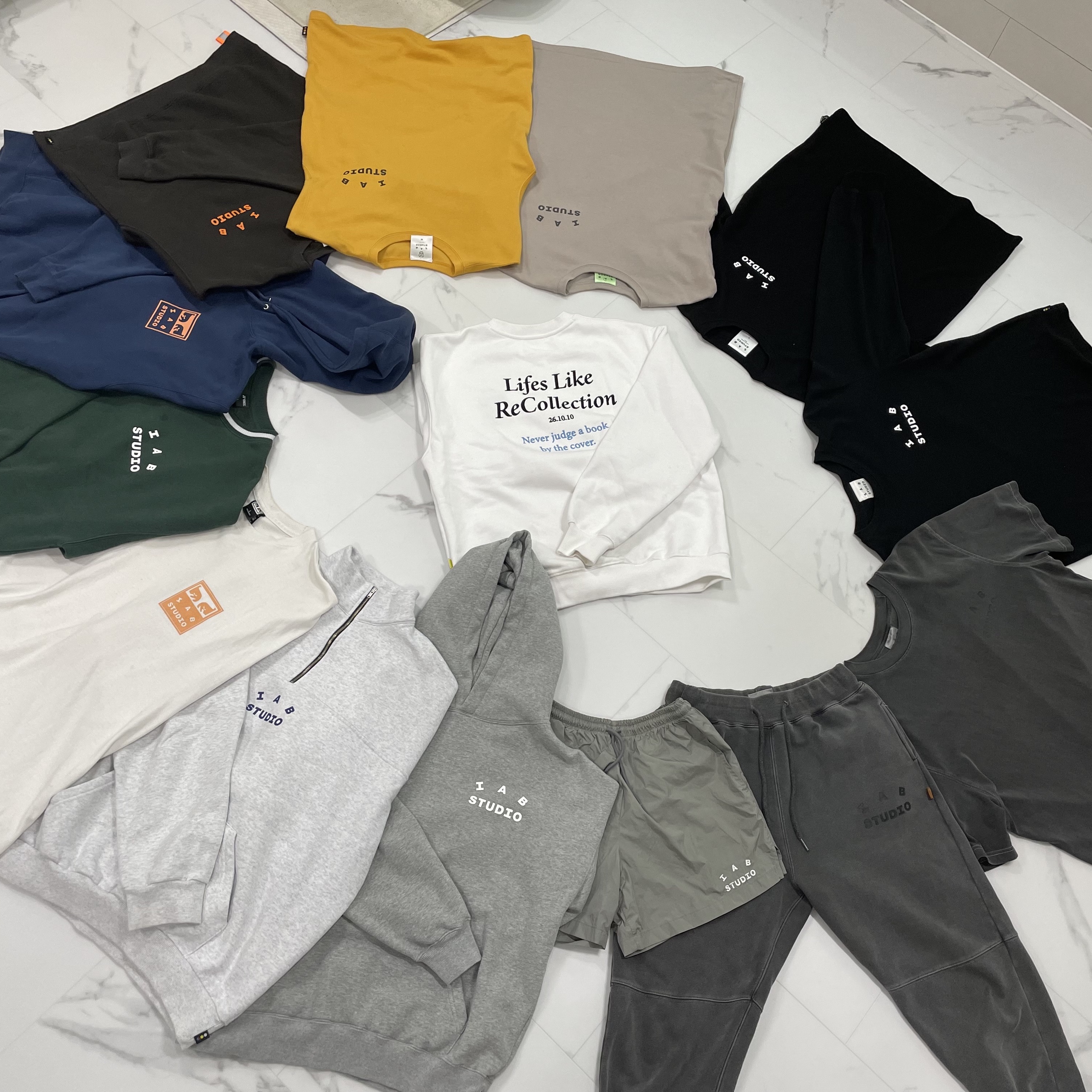 IAB Studio x Kakao Friends T-Shirt Ryan Yellow, IAB Studio 10th Anniversary T-Shirt Black 착용 스타일