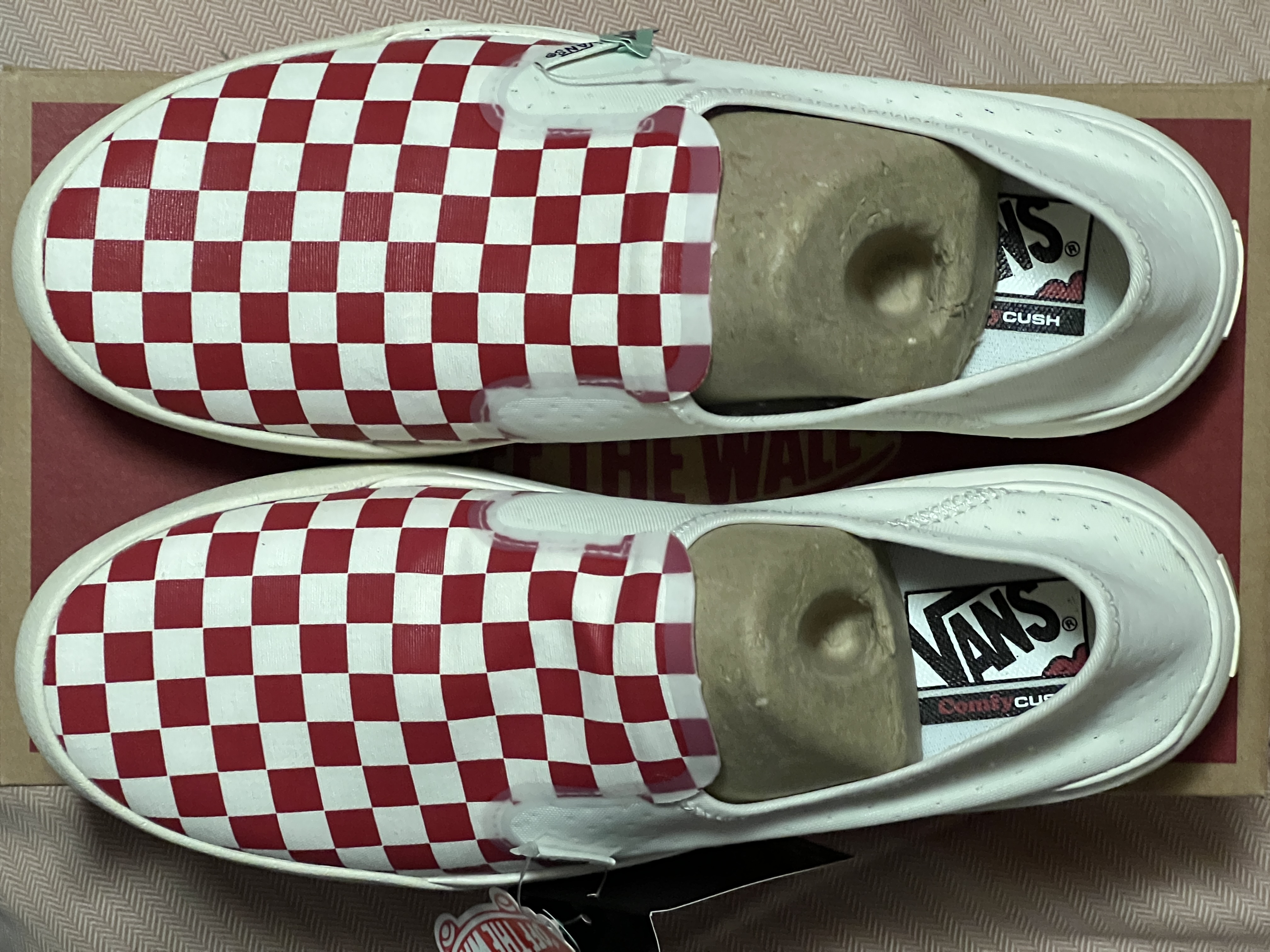 Vans ComfyCush One Checkerboard Racing Red Marshmallow 착용 스타일
