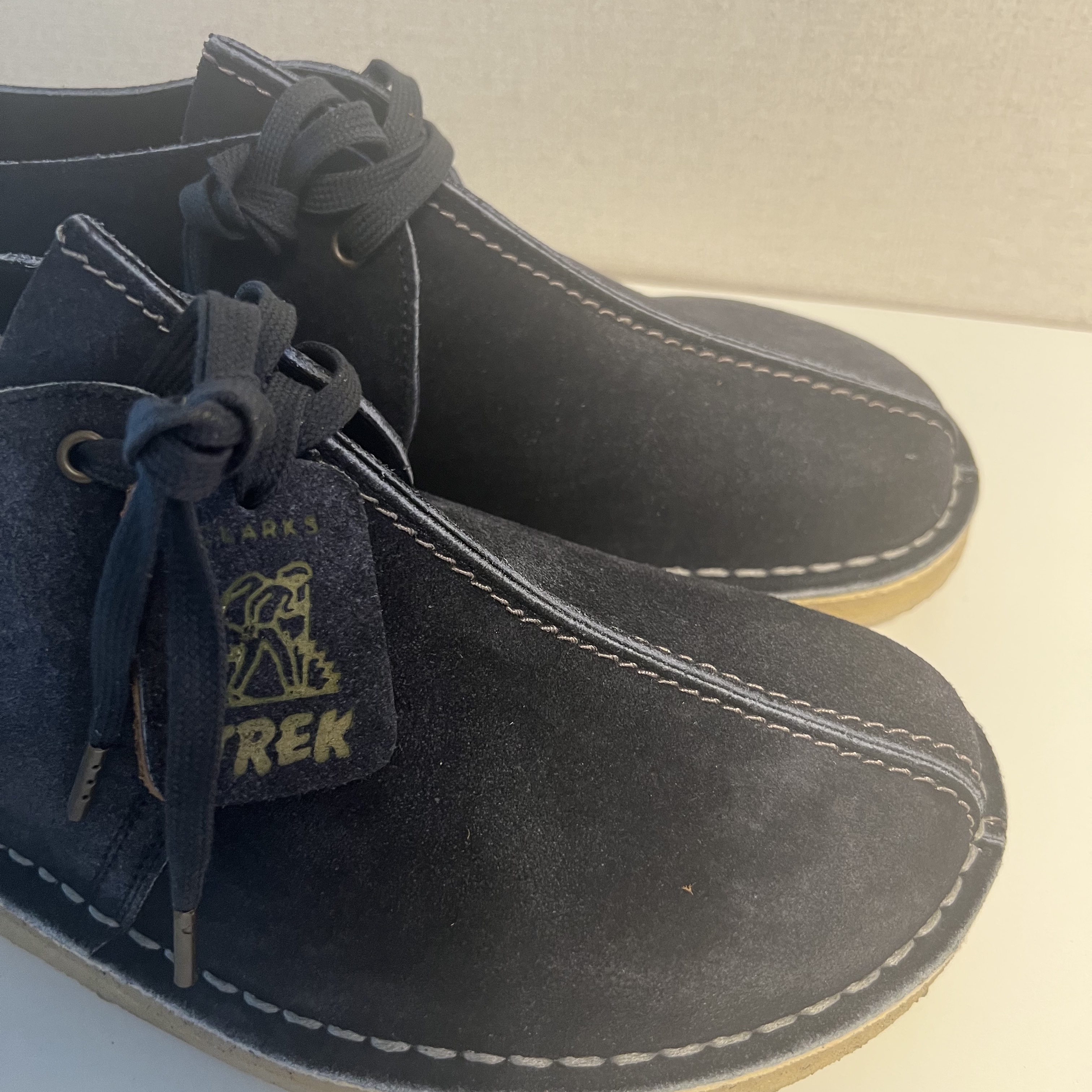 Clarks Desert Trek Ink Hairy Suede 착용 스타일 - 2