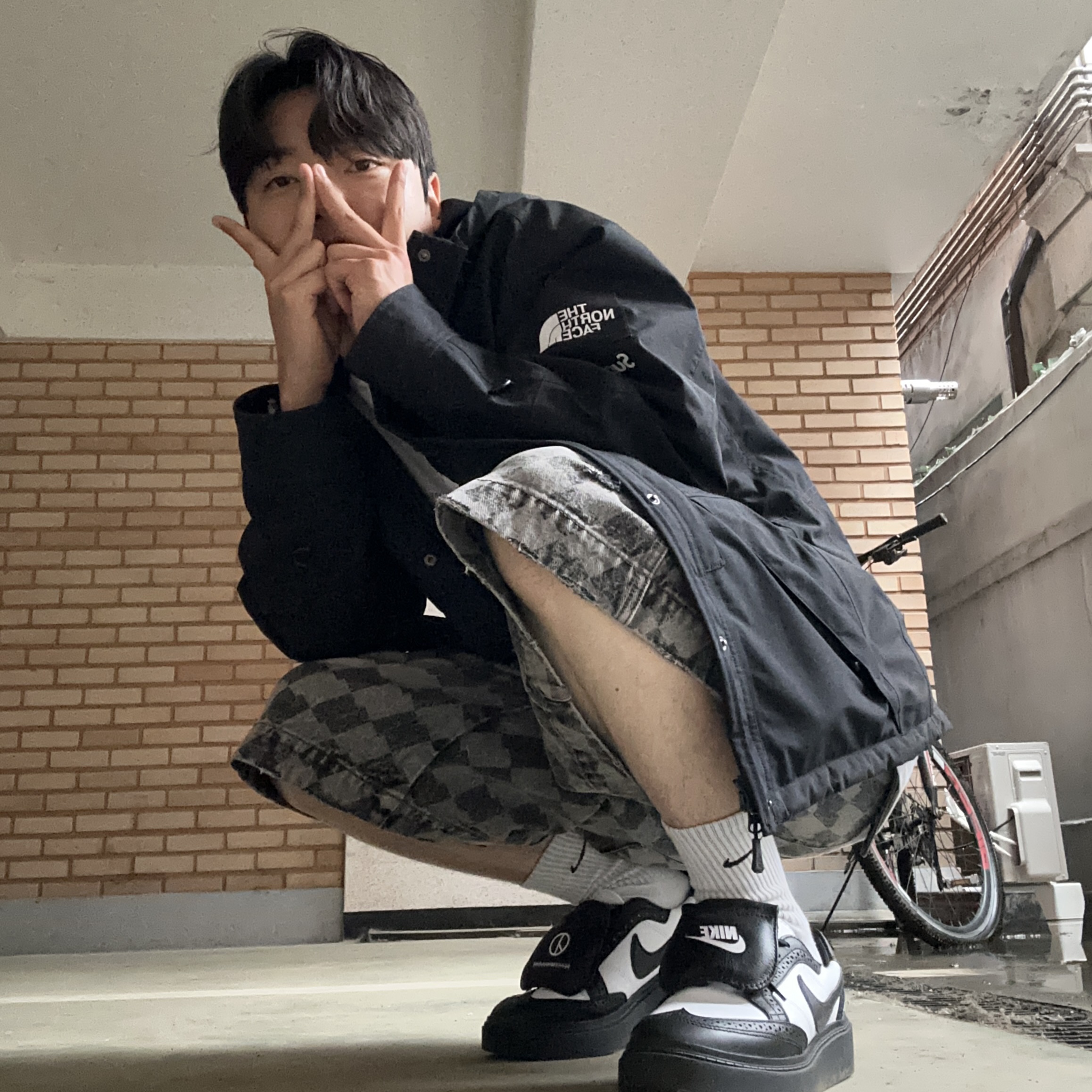 Nike x Peaceminusone Kwondo1 Black and White, Supreme x The North Face RTG Jacket + Vest Black - 20SS 착용 스타일