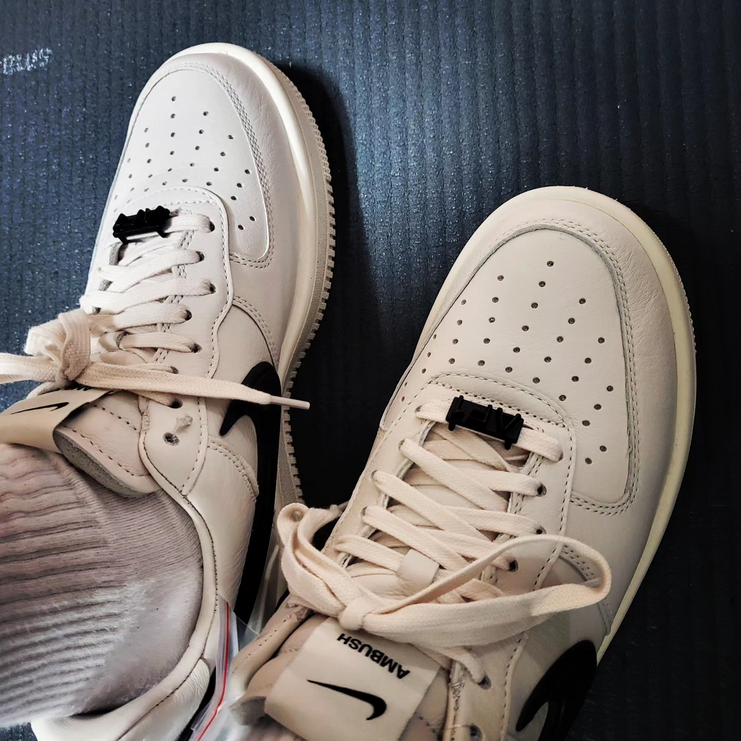 Nike x Ambush Air Force 1 Low SP Phantom 착용 스타일 - 2