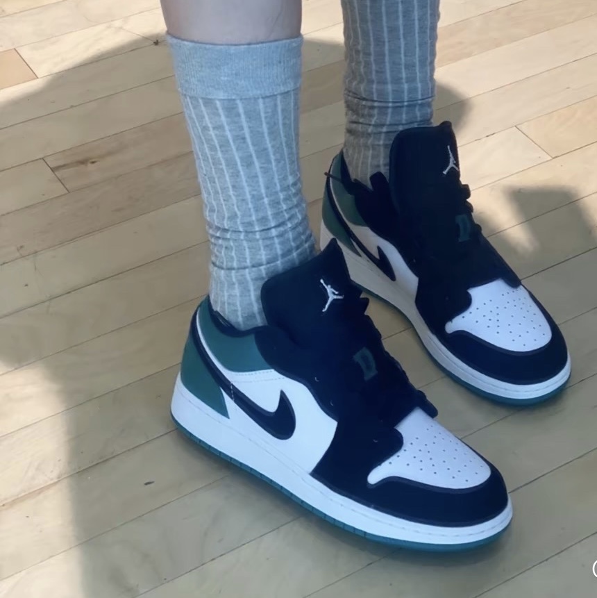 (GS) Jordan 1 Low Black Mystic Green 착용 스타일