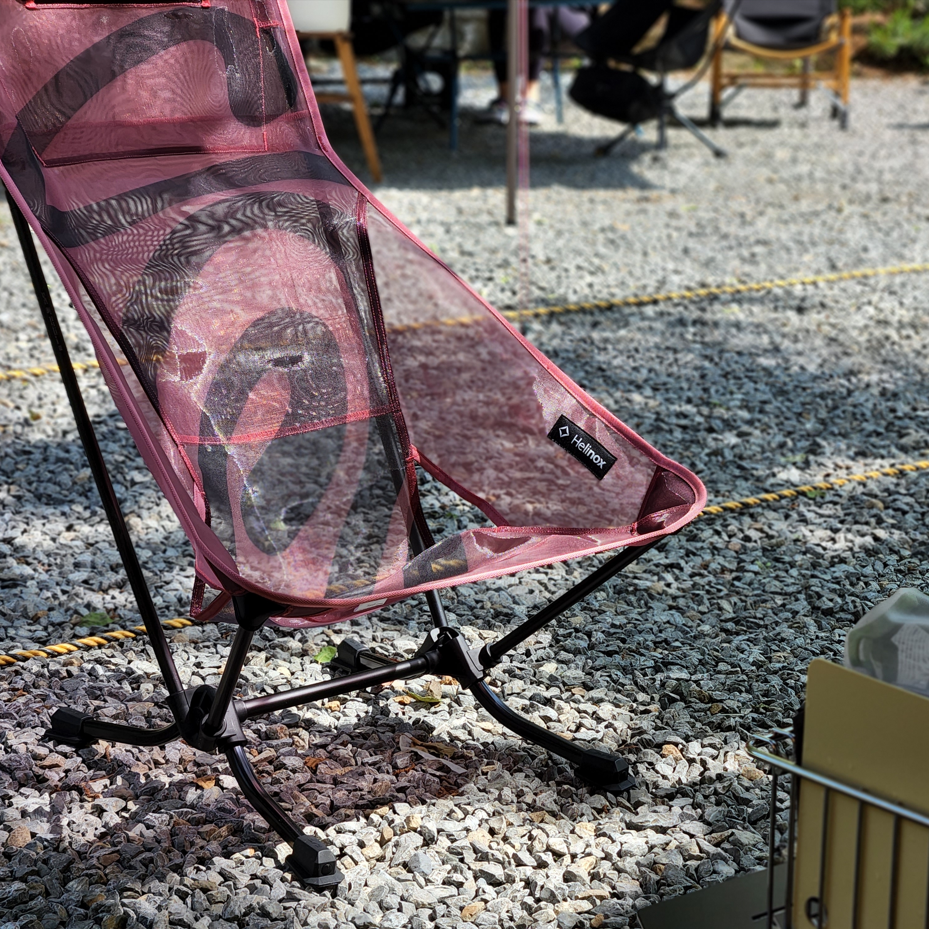 Helinox x Stussy Swirly S Beach Chair Pink 착용 스타일 - 2