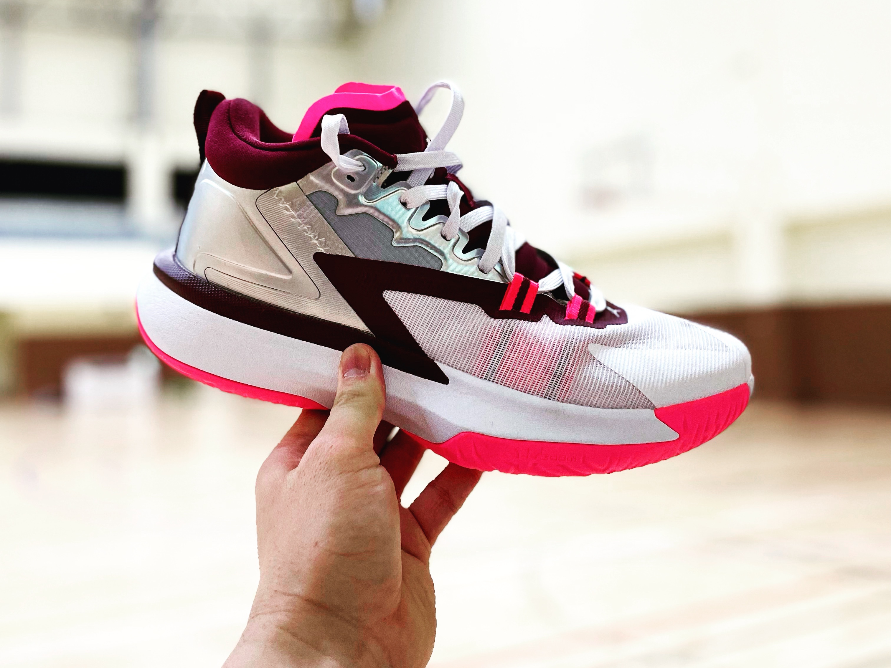 Jordan Zion 1 PF White Metallic Silver Hyper Pink 착용 스타일