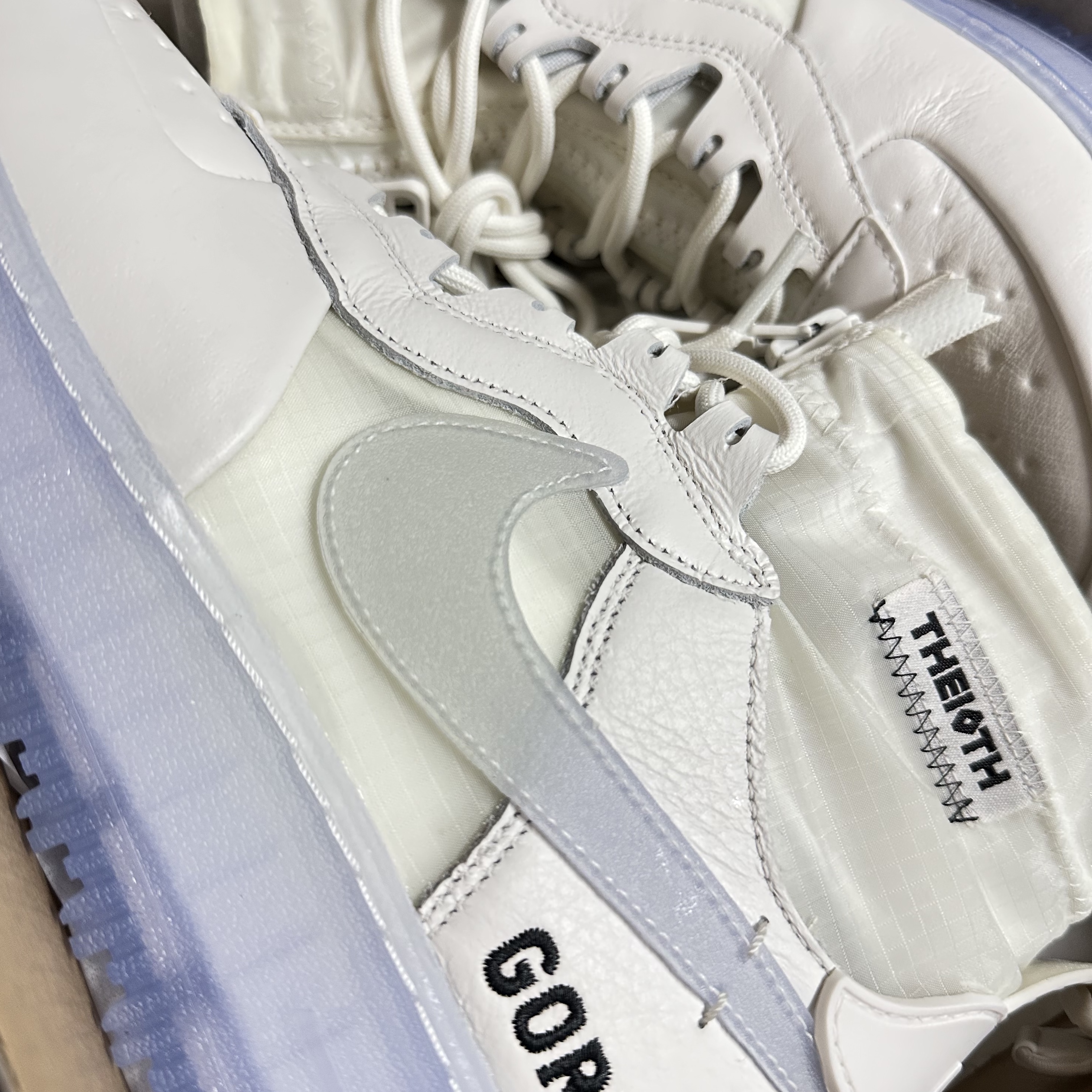 Nike Air Force 1 Gore-Tex High Phantom White 착용 스타일