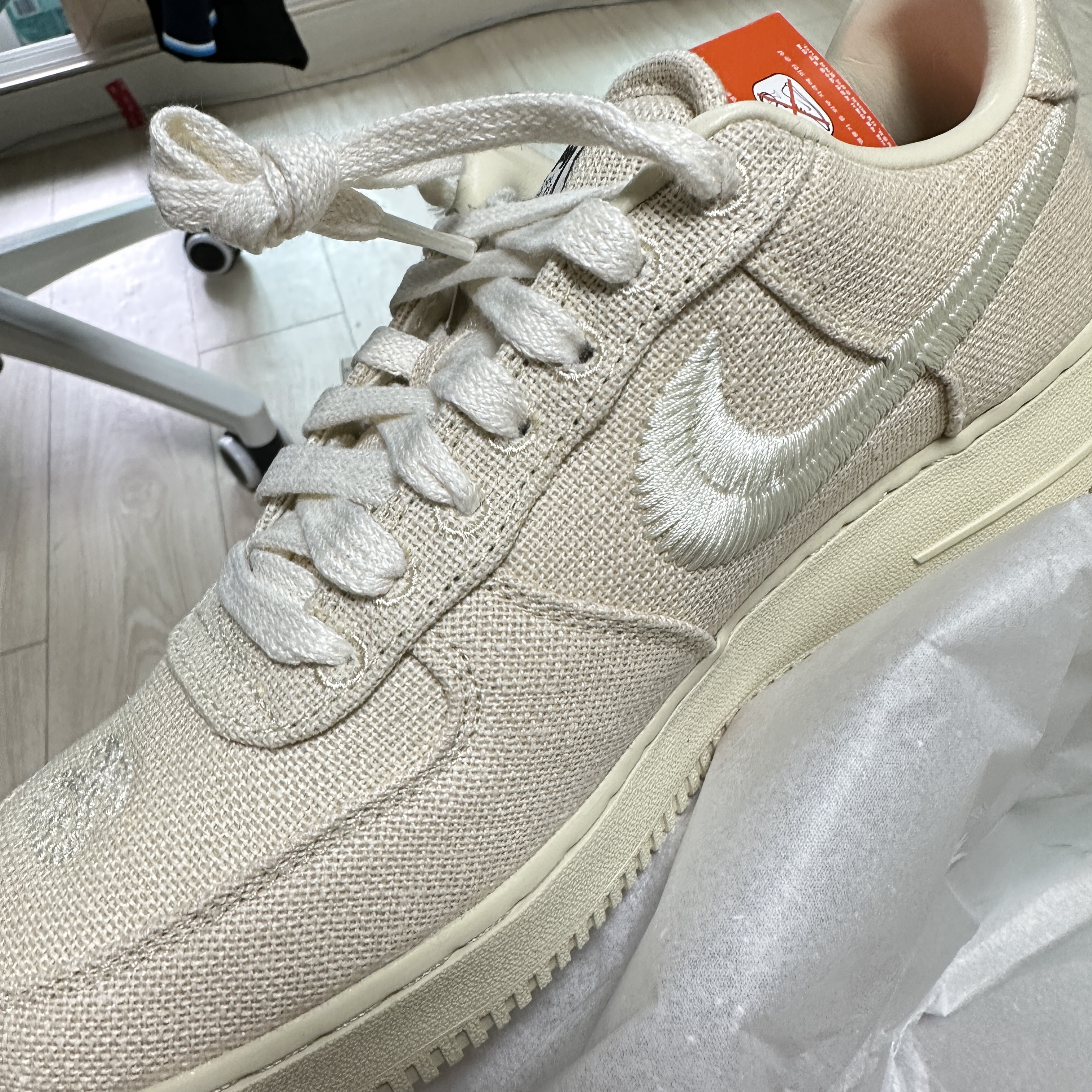 Nike x Stussy Air Force 1 Low Fossil 착용 스타일 - 3