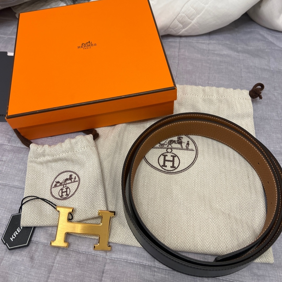 Hermes H Belt Buckle & Reversible Leather Strap 32mm & Platinum Brushed Gold Noir Gold 착용 스타일