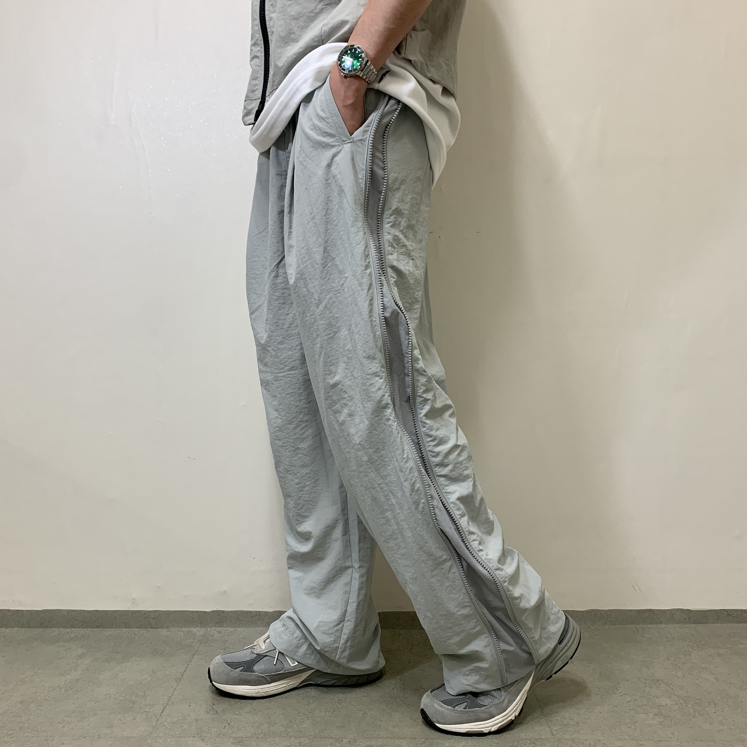 IAB Studio 10th Anniversary T-Shirts Pack White & Black (2 Pack), IAB Studio 10th Anniversary T-Shirt White 착용 스타일 - 2