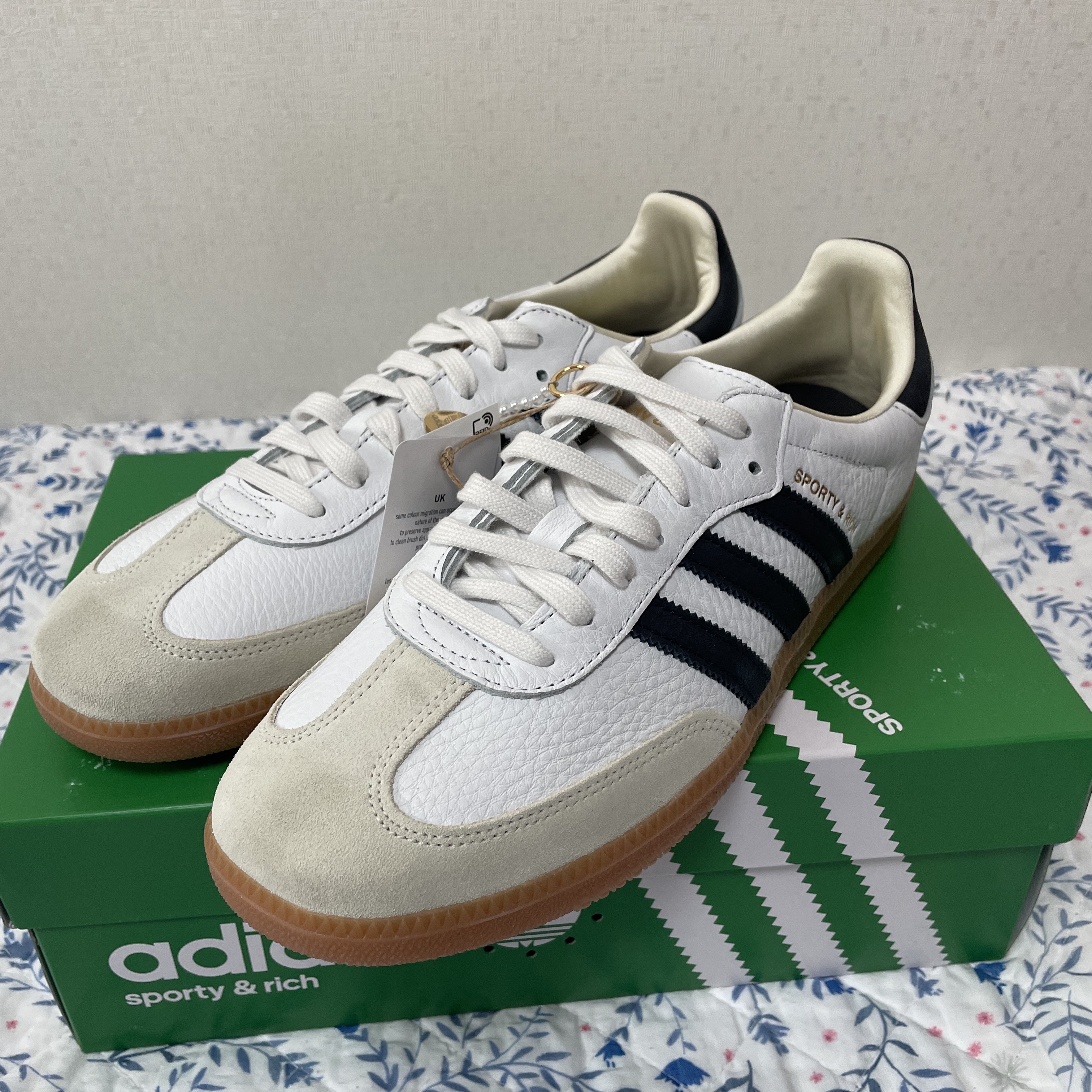 Adidas x Sporty & Rich Samba Cloud White Legend Ink 착용 스타일 - 1