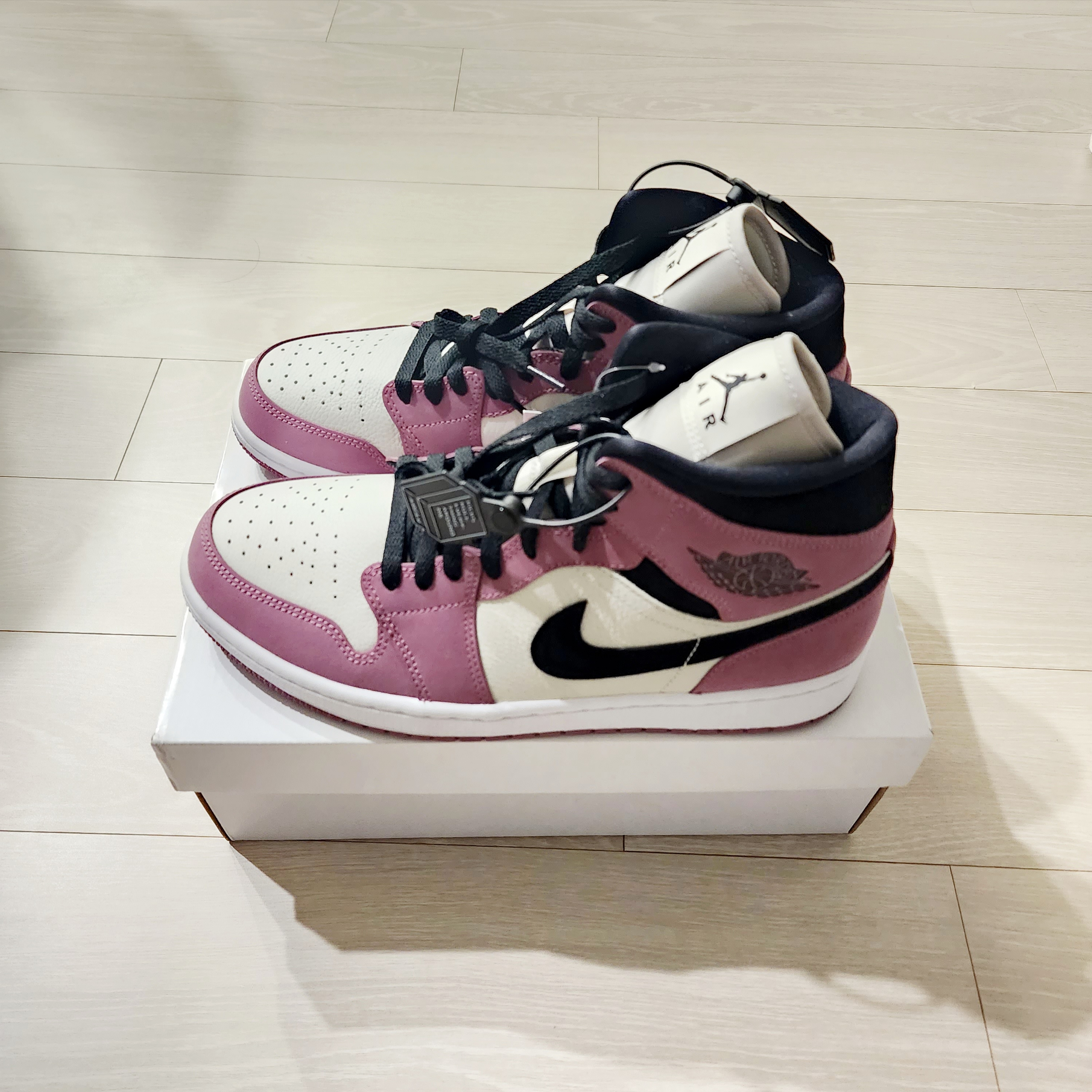 (W) Jordan 1 Mid SE Light Mulberry 착용 스타일