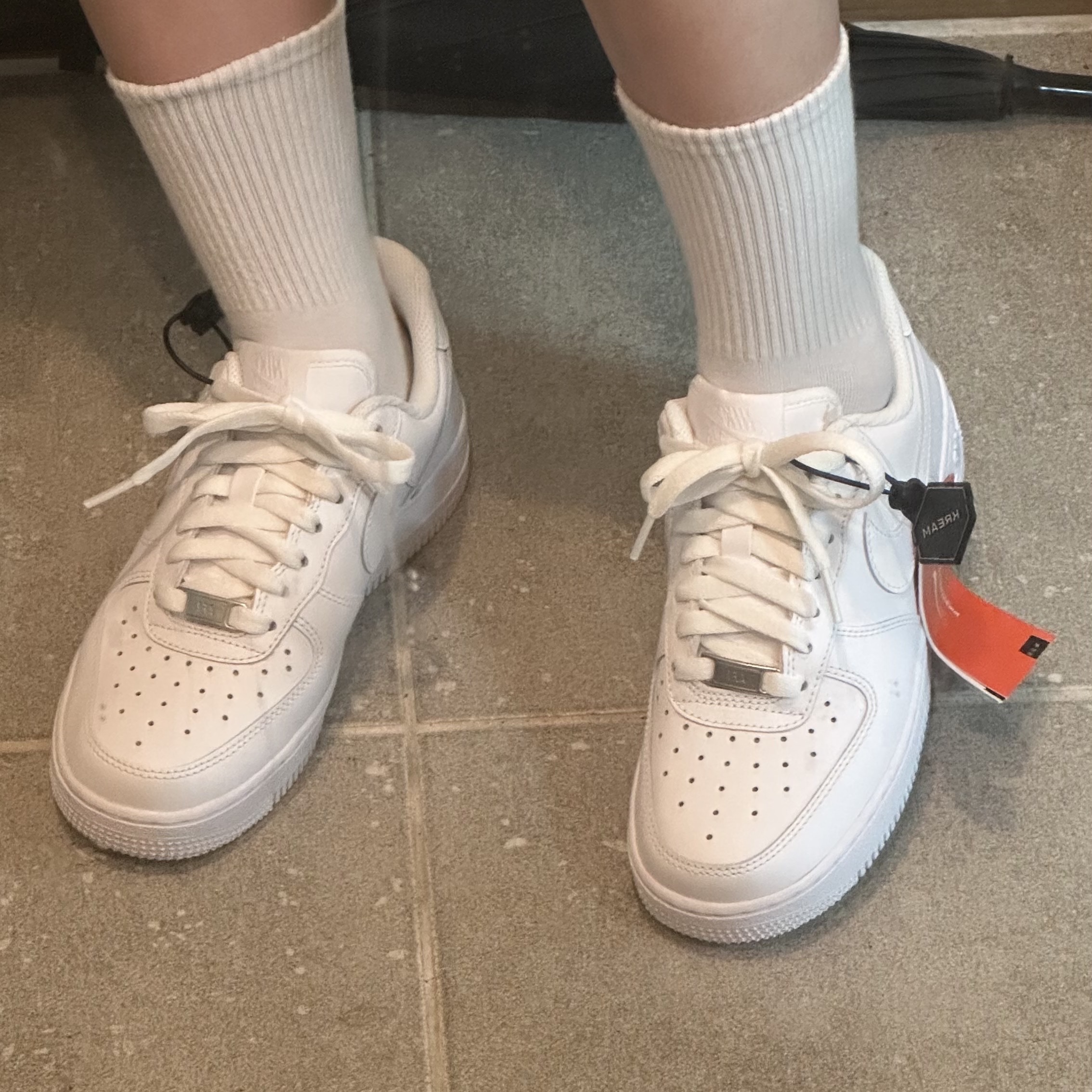 (W) Nike Air Force 1 '07 Low White 착용 스타일