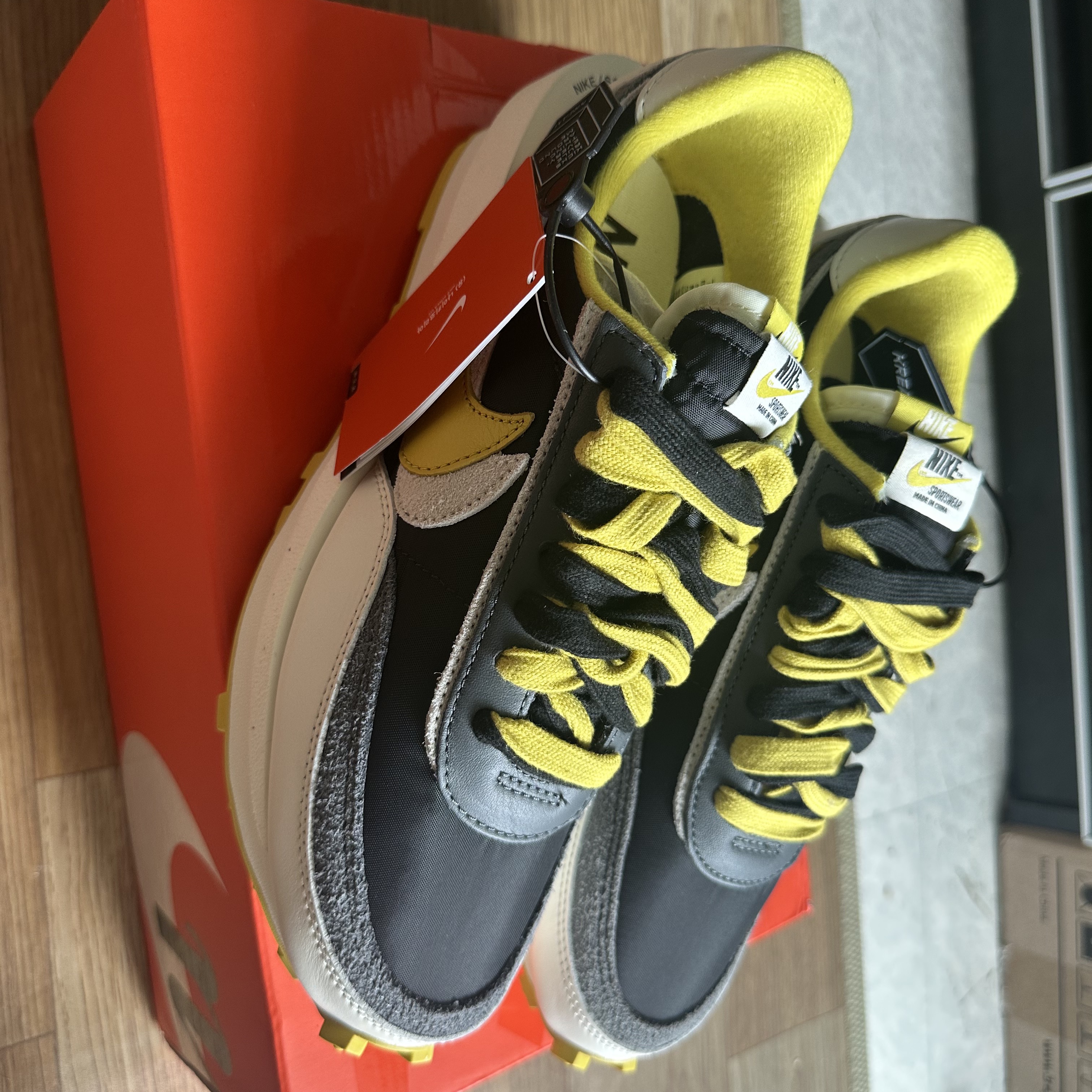Nike x Sacai x Undercover LDWaffle Black Bright Citron 착용 스타일